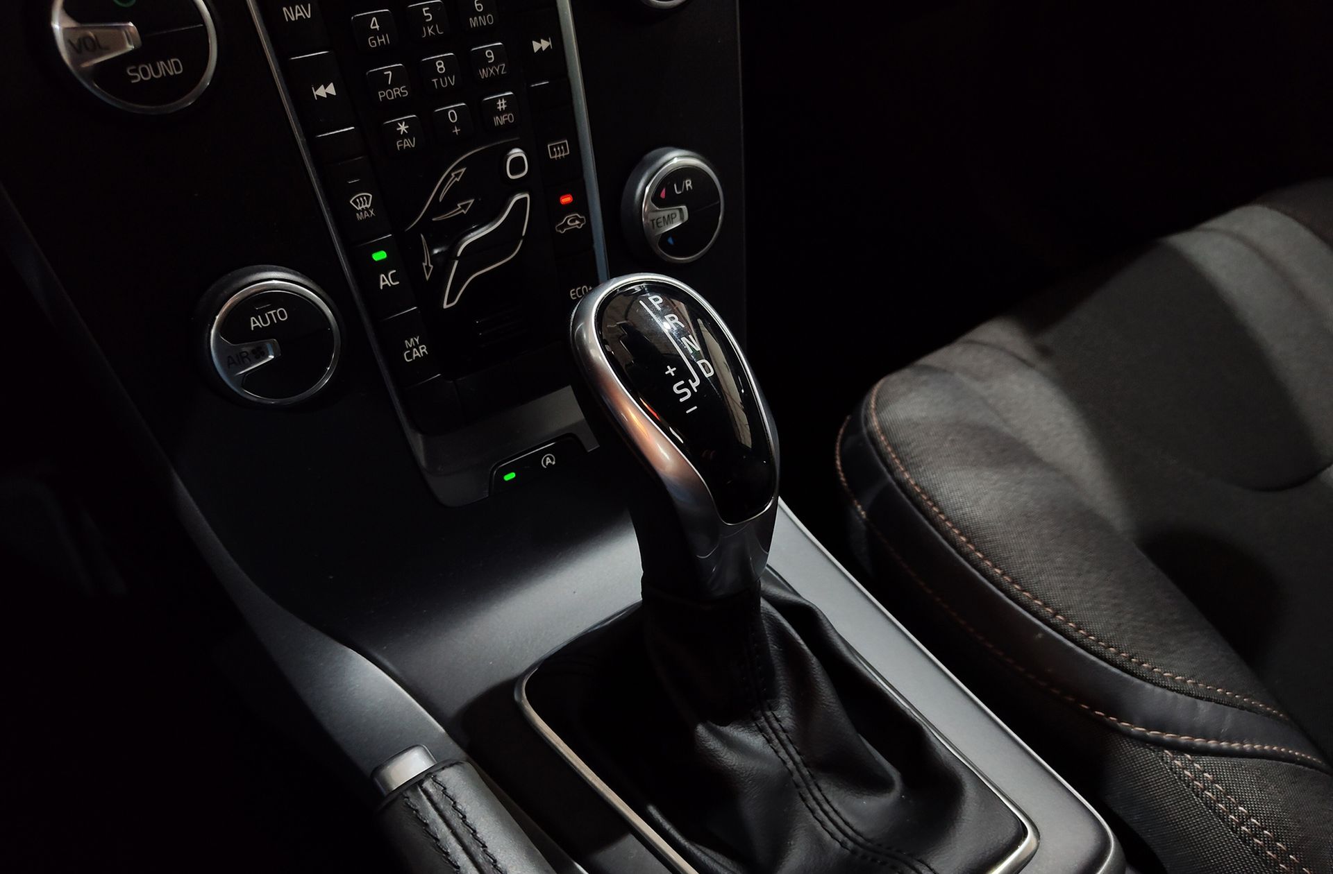 Volvo V40 D2 Cross Country - foto 5