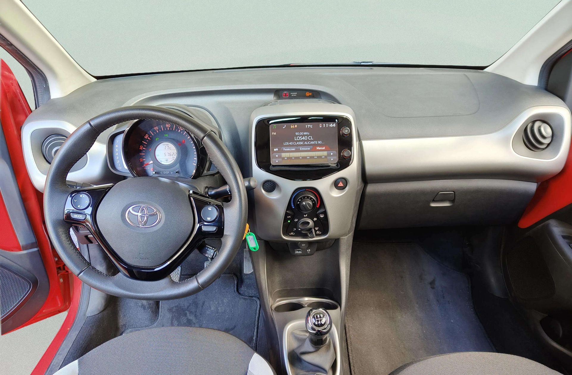 Toyota Aygo 1.0 70 x-play - foto 5