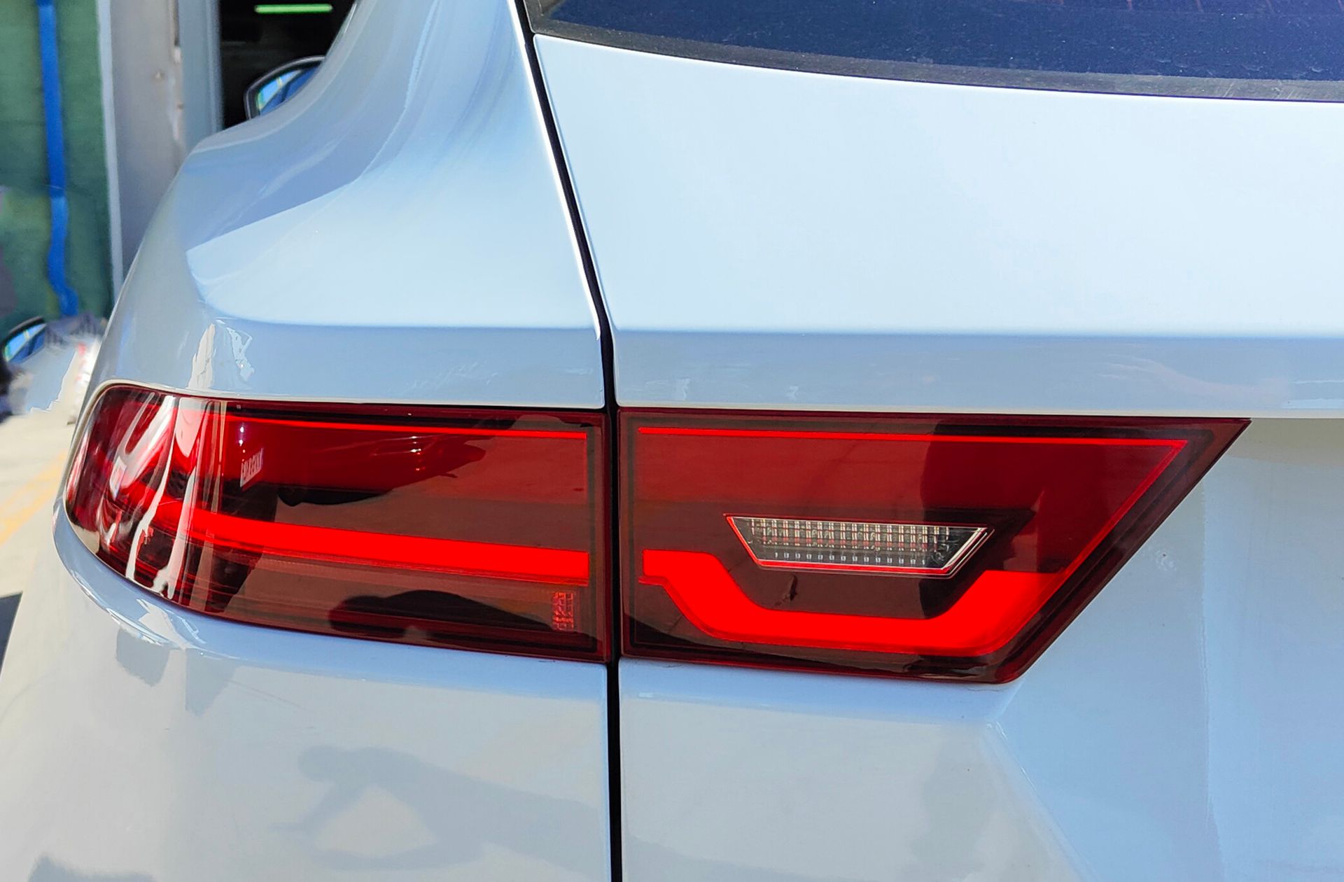 Jaguar E-Pace 2.0D - foto 15