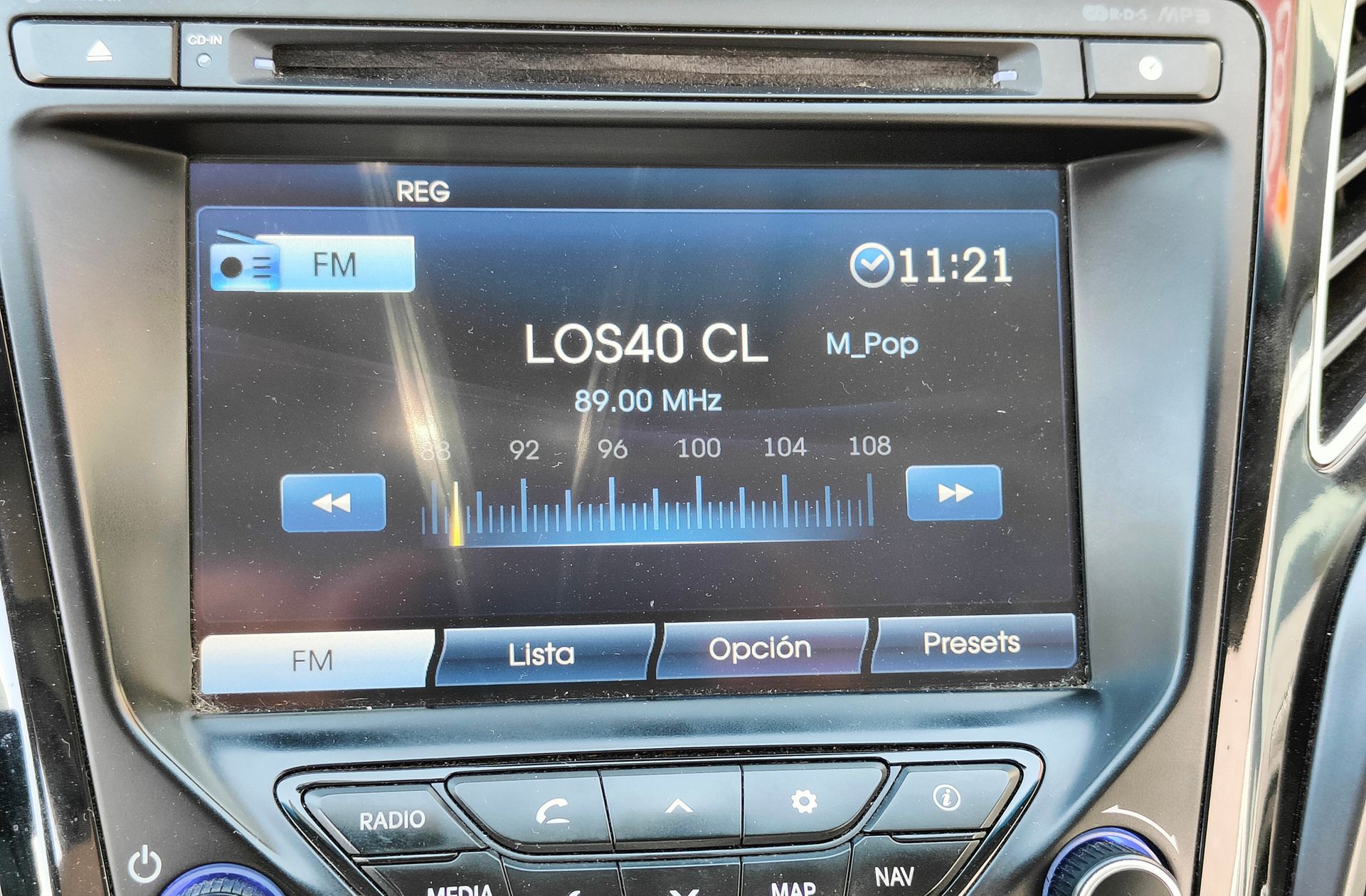 Hyundai i40 CW 1.7 CRDi BlueDrive Tecno Xenon Sky - foto 36