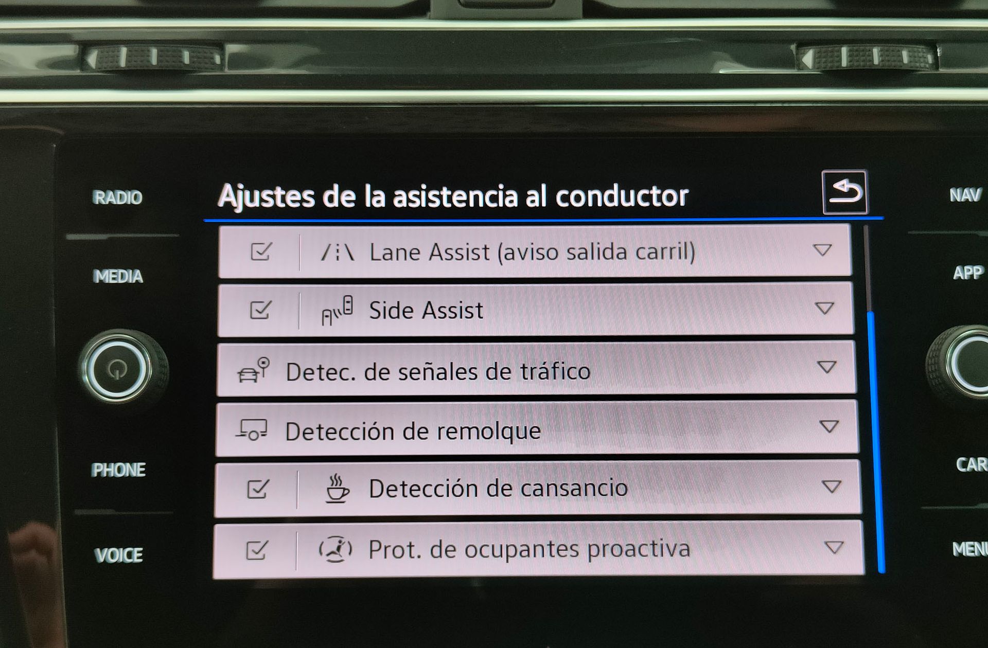 Volkswagen Tiguan R-Line 2.0 TDI 4Motion DSG - foto 19
