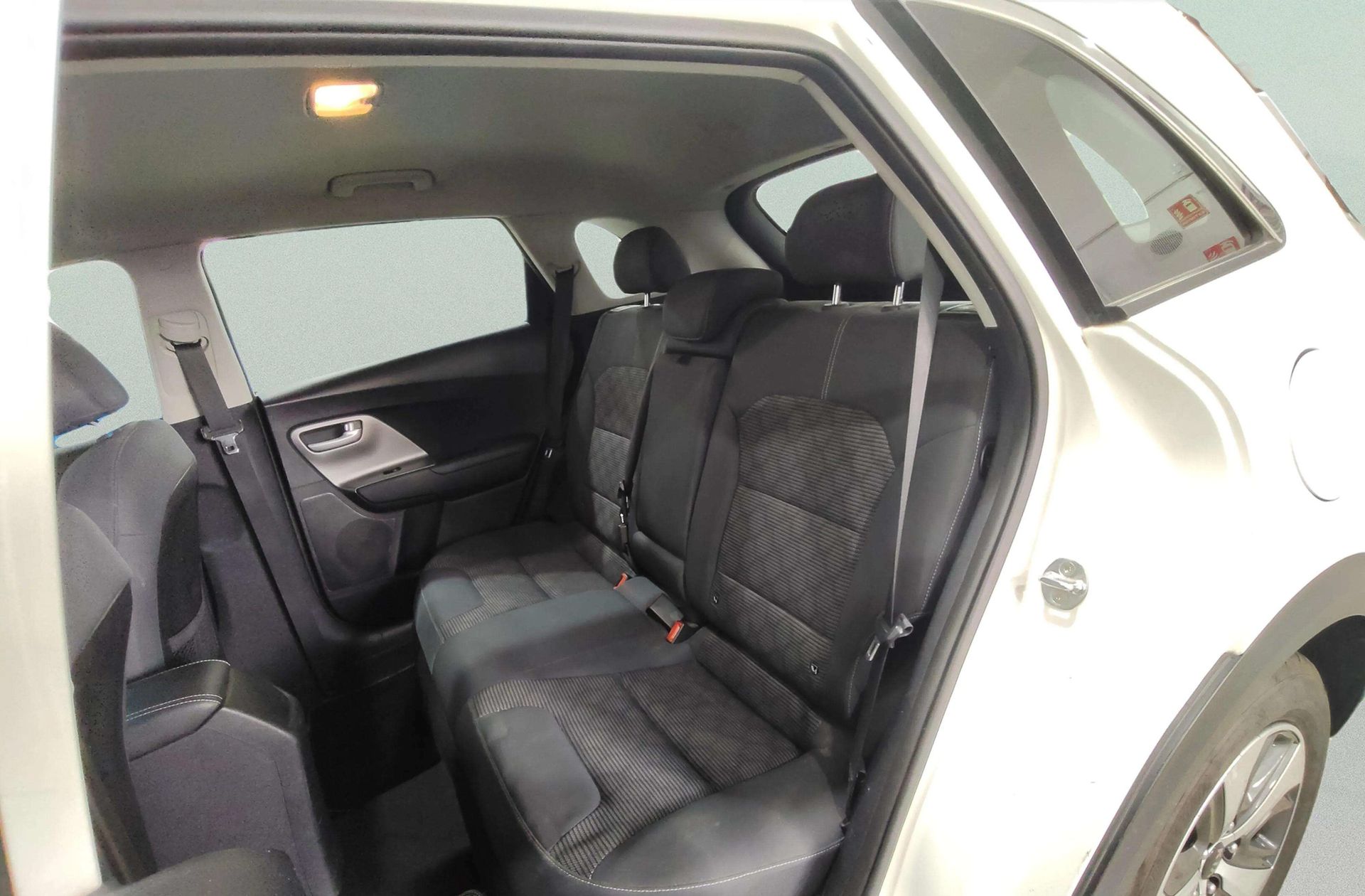 Kia Niro 1.6 GDi PHEV Híbrido Drive - foto 12