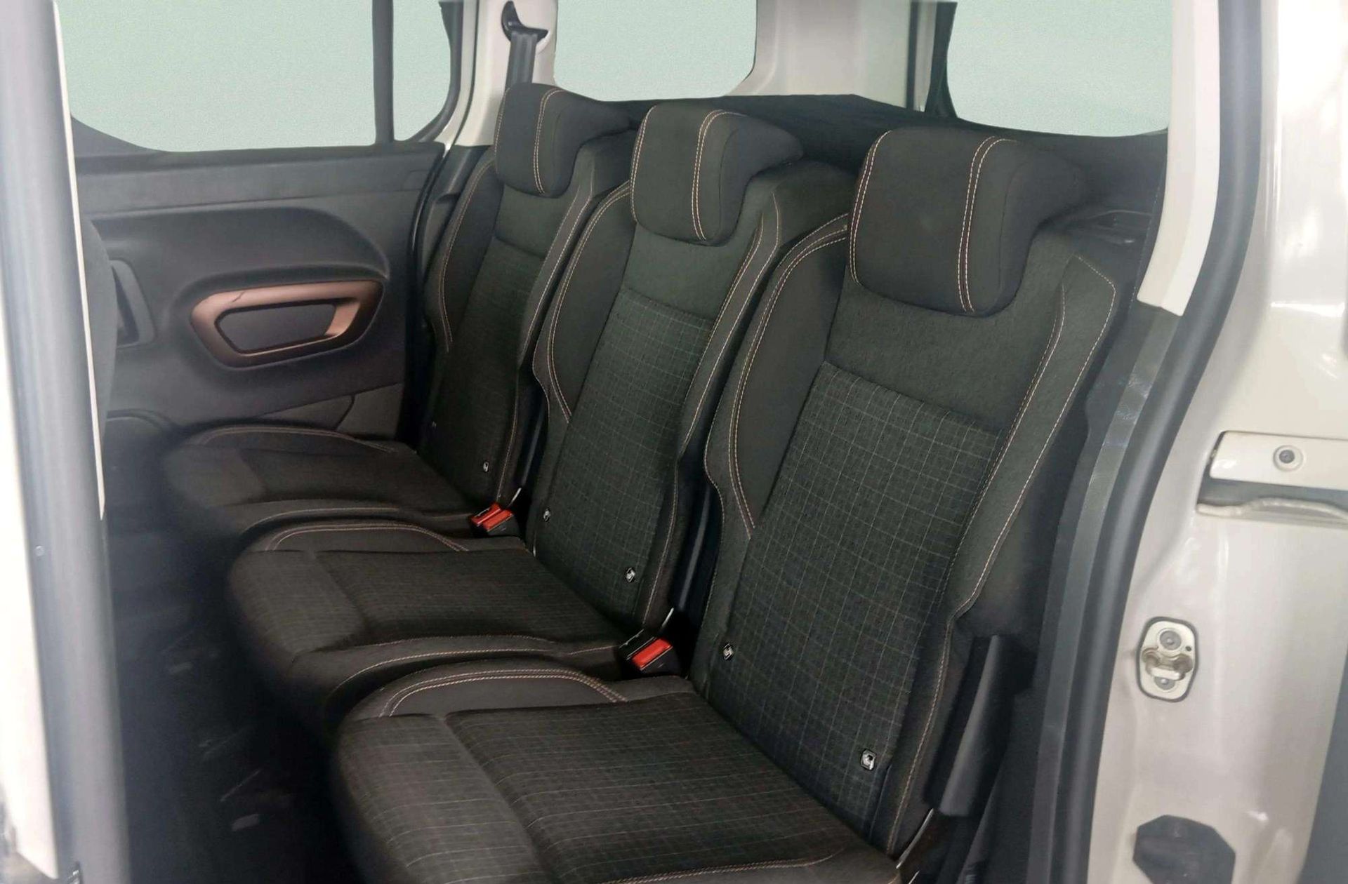 Peugeot Rifter BlueHDi 130 GT Line Standard - foto 12