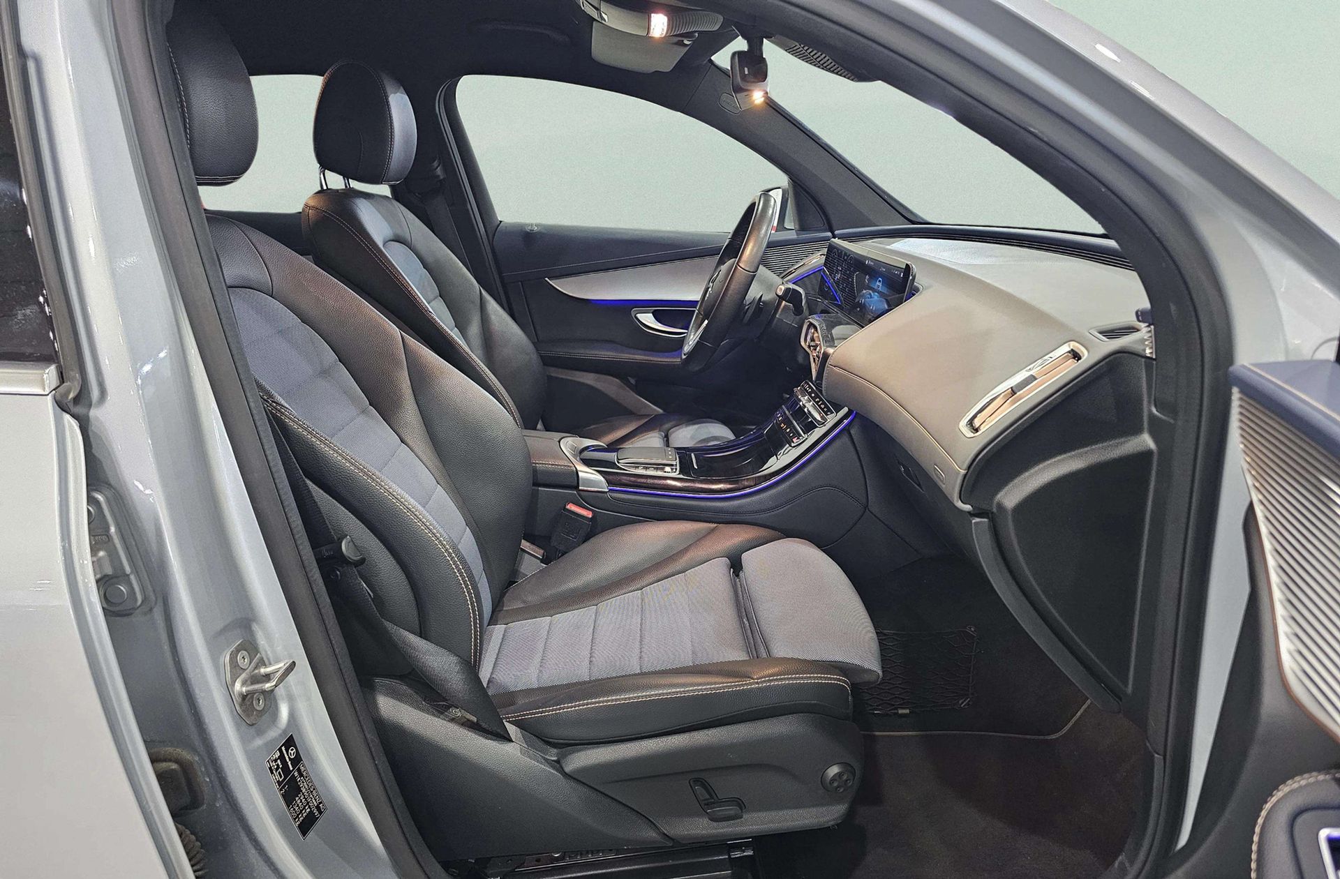 Mercedes-Benz EQC SUV 400 4Matic Pack AMG - foto 26