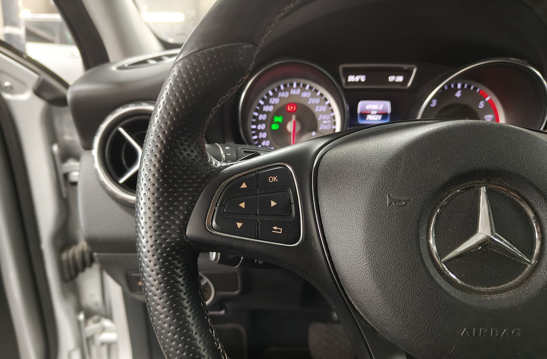 Mercedes-Benz GLA 220 d Style - foto 29