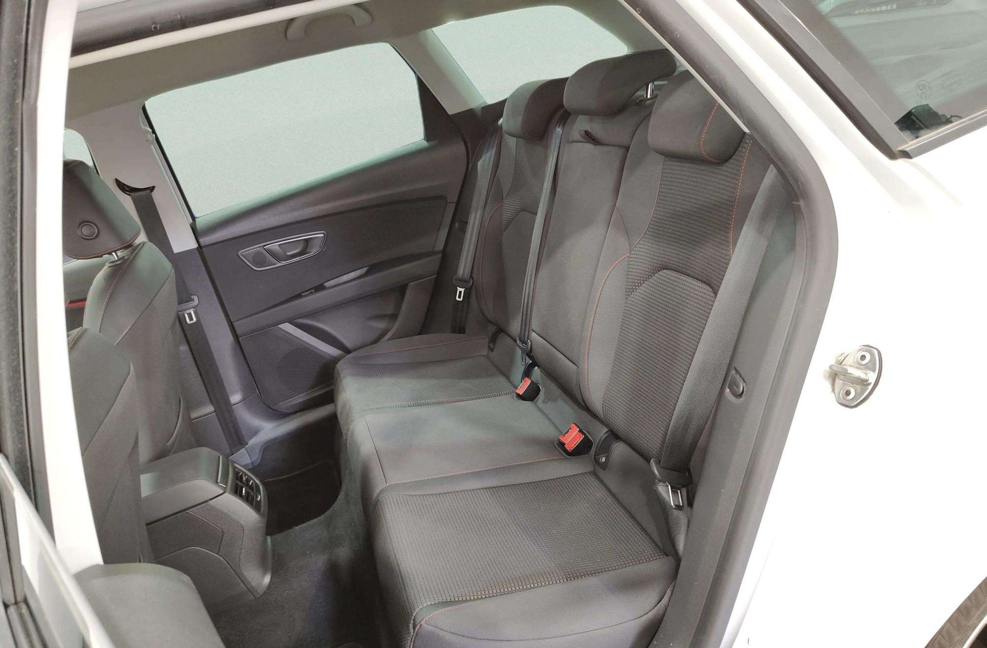 SEAT León ST 2.0 TDI FR - foto 10
