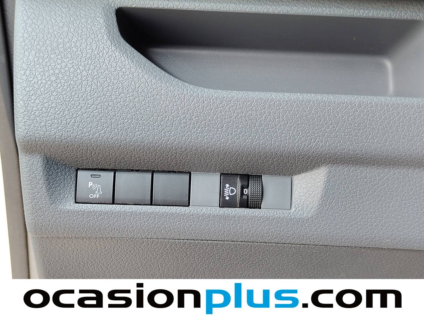 Extras y acabados del Peugeot Expert Peugeot Expert Combi BlueHDi 120 S&S Standard (120 CV)