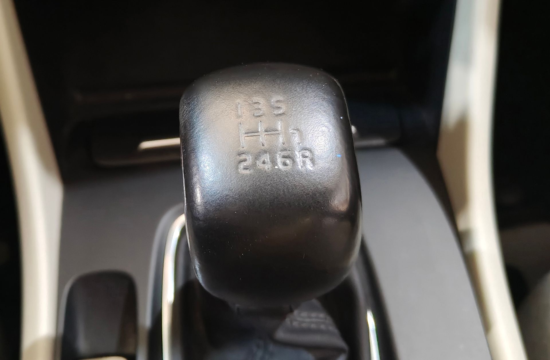 Volvo XC40 T3 Momentum - foto 5