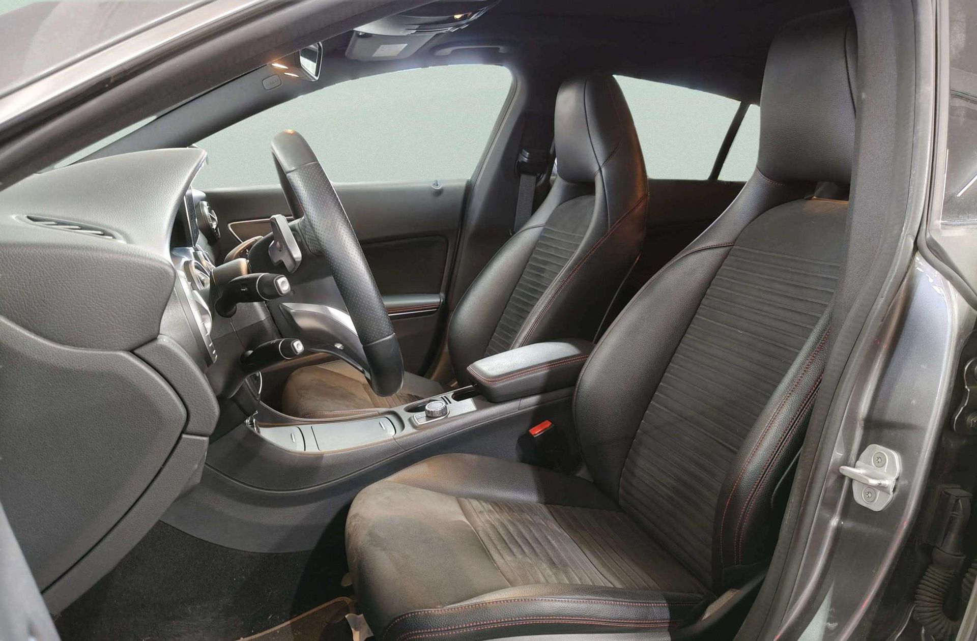 Mercedes-Benz CLA Shooting Brake 200 CDI Urban - foto 11