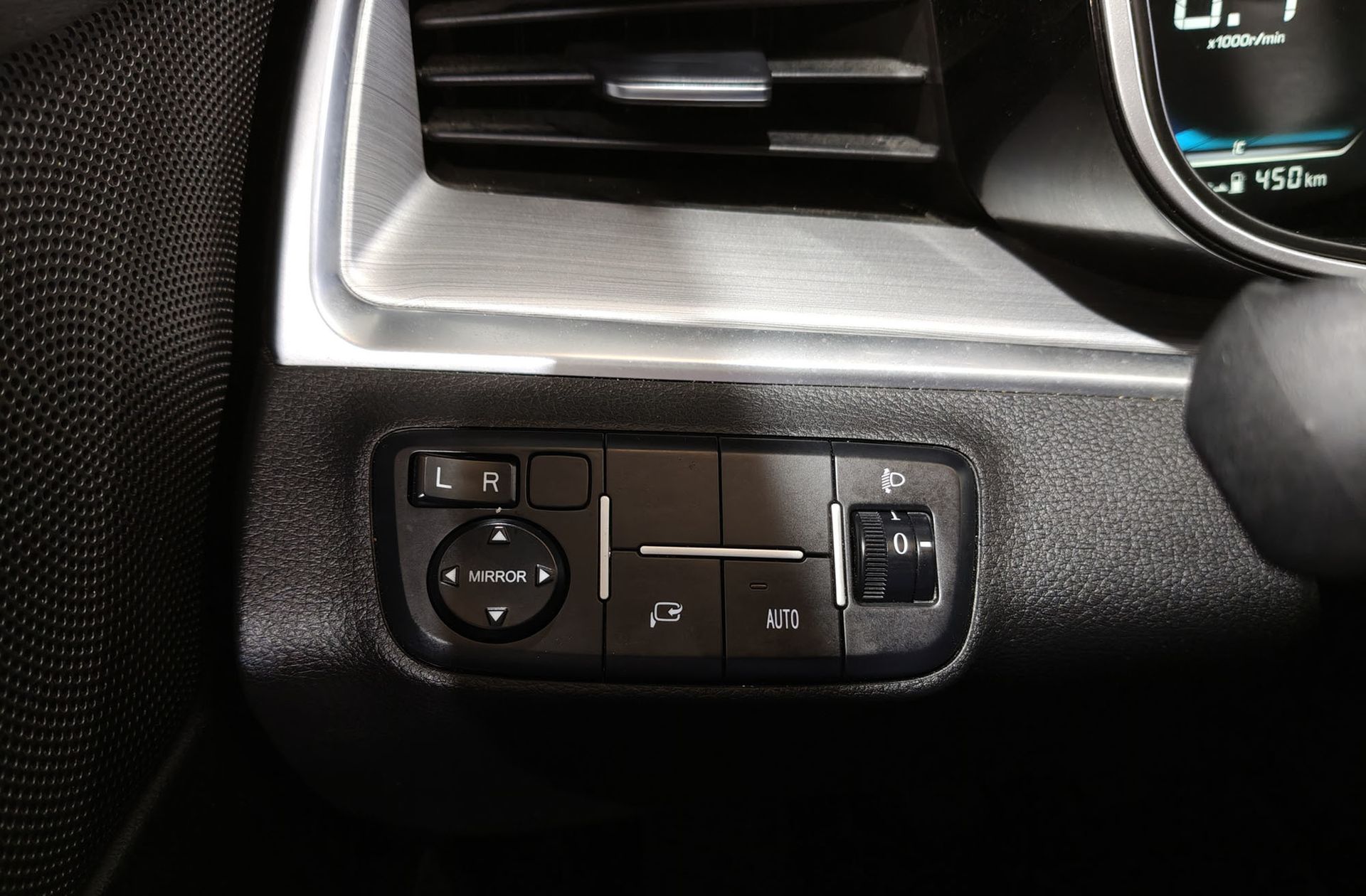 SWM G01 1.5T Luxury - foto 33