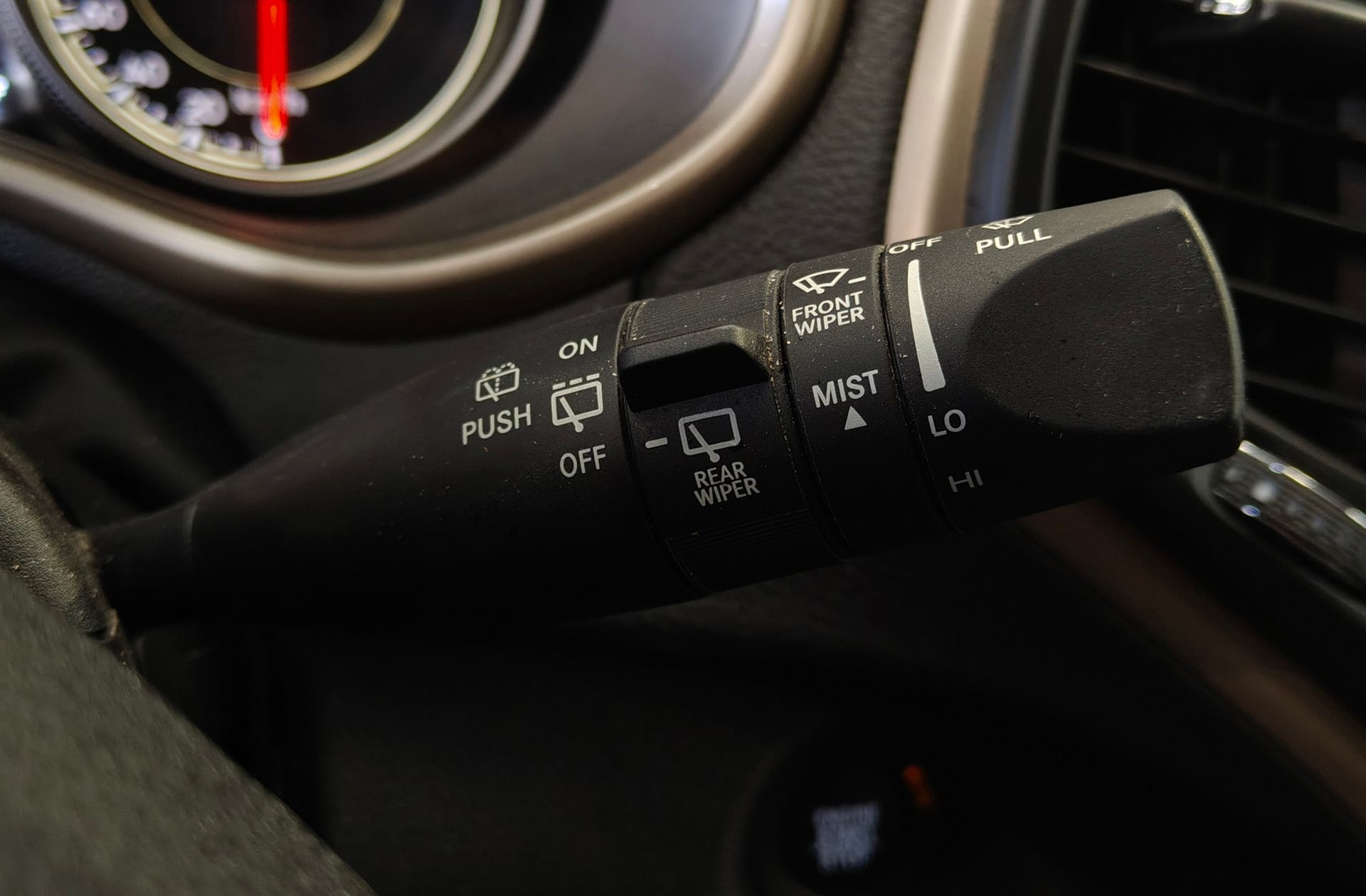 Jeep Cherokee 2.2D Night Eagle 4x4 ADI Aut. - foto 26