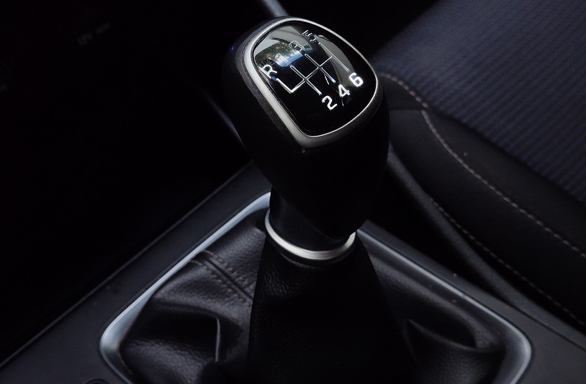 Hyundai Tucson 1.7 CRDi BlueDrive Kosmo 4x2 - foto 5