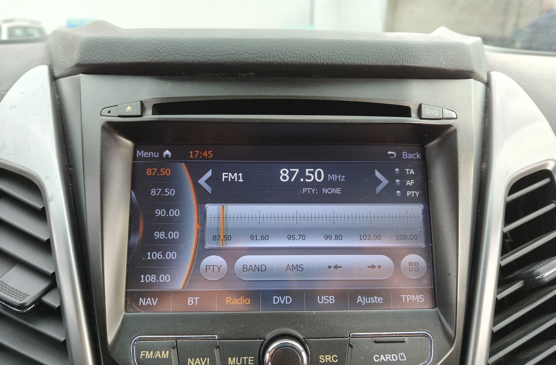 SsangYong Korando D22T Premium 4x2 - foto 29