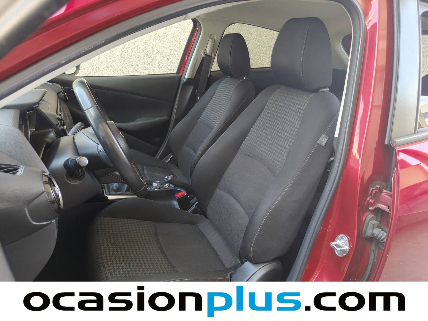 Foto asientos delanteros Mazda Mazda2 Mazda Mazda 2 1.5 GE Black Tech Edition (90 CV)