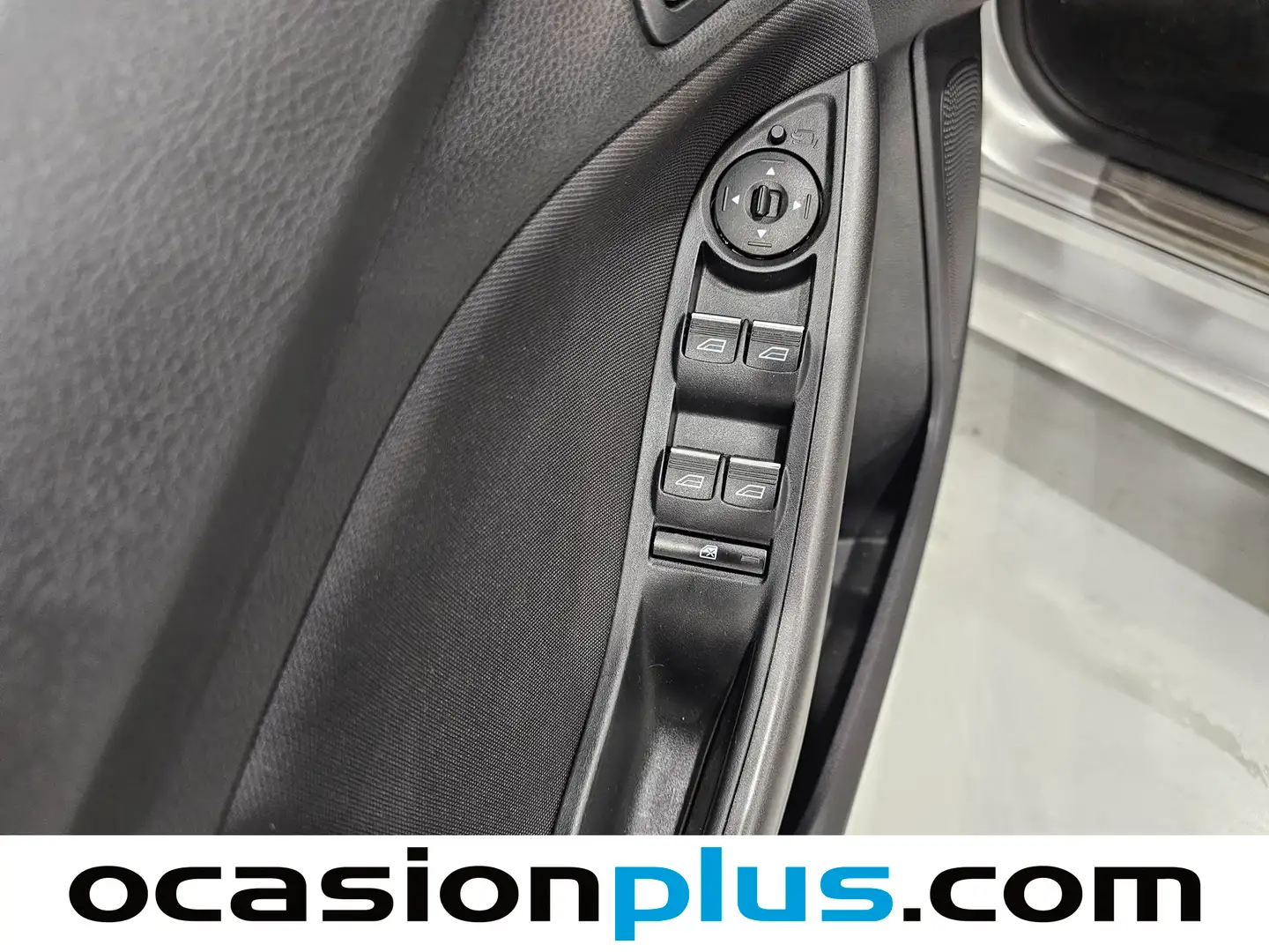 Foto Ford Focus Ford Focus 1.0 Ecoboost ST-Line Black&Red (125 CV)