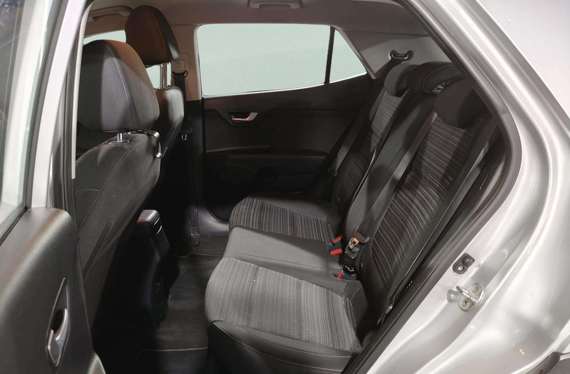 Kia Stonic 1.0 T-GDi MHEV Drive iMT - foto 14