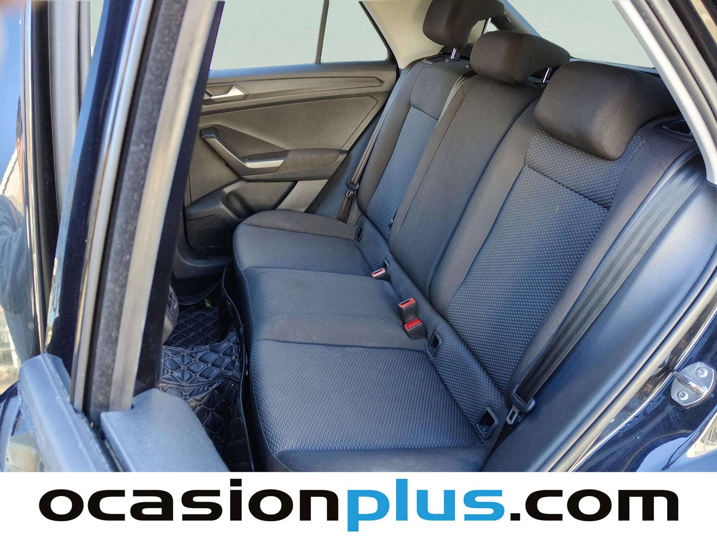 Foto Volkswagen T-Roc Volkswagen T-Roc Edition 1.0 TSI (115 CV) Pack R-Line