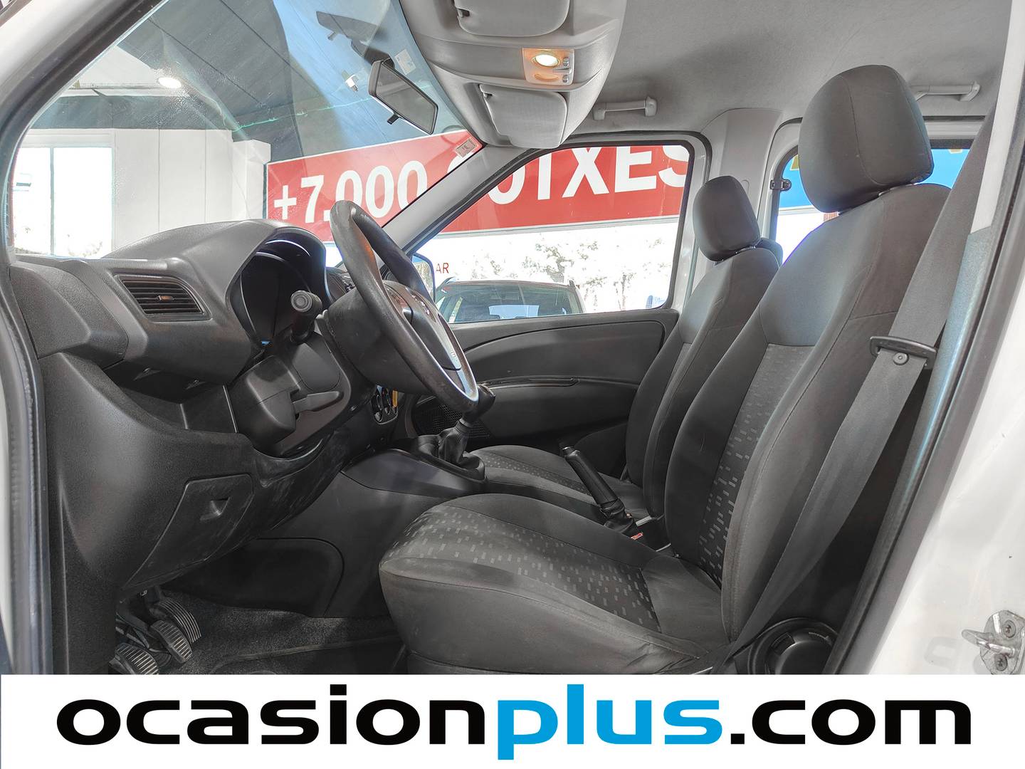 Foto asientos delanteros Opel Combo Opel Combo Tour 1.3 CDTI Tour Expression L1 H1 (90 CV)