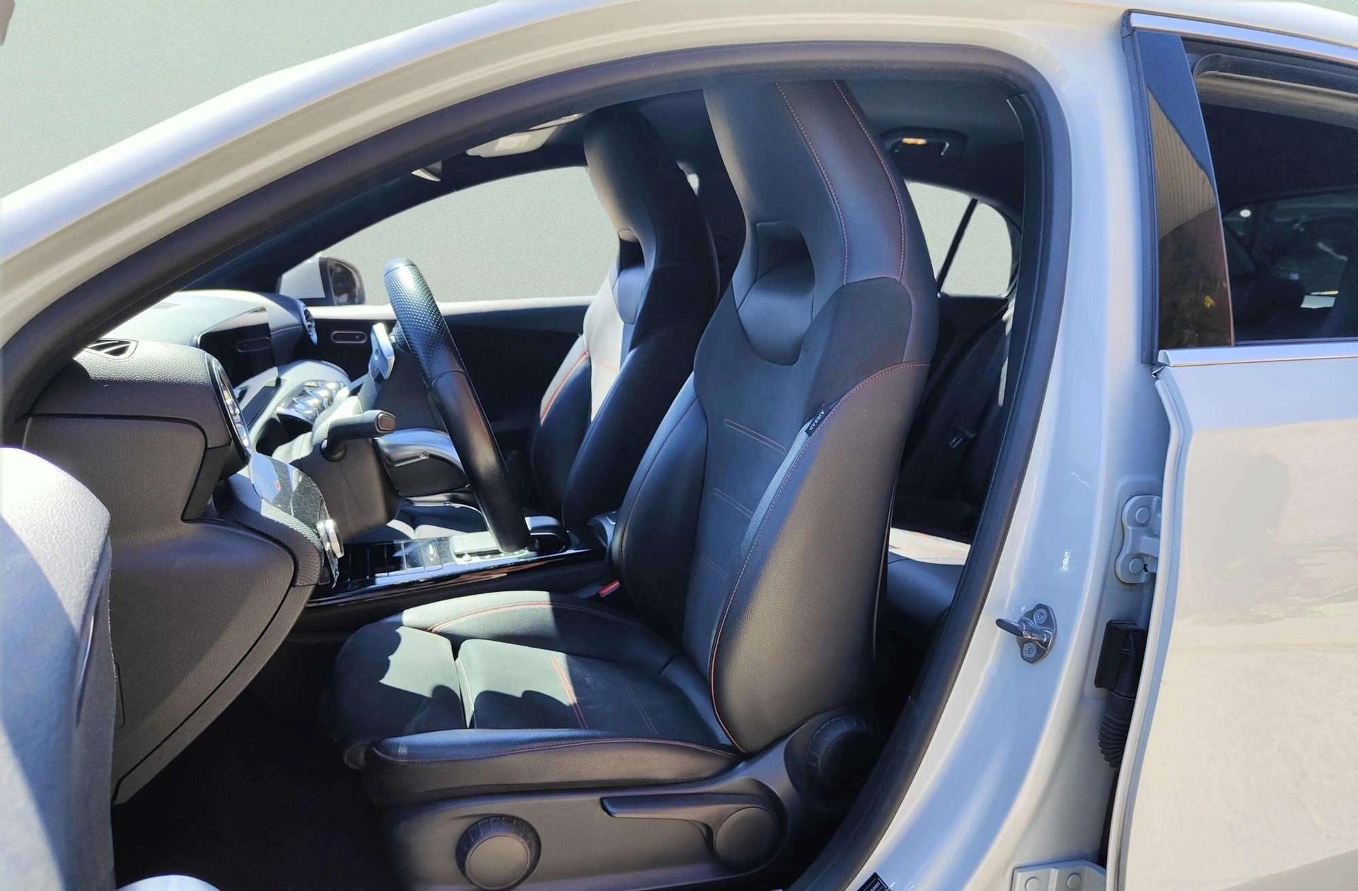 Mercedes-Benz Clase A 180 d Pack AMG - foto 16