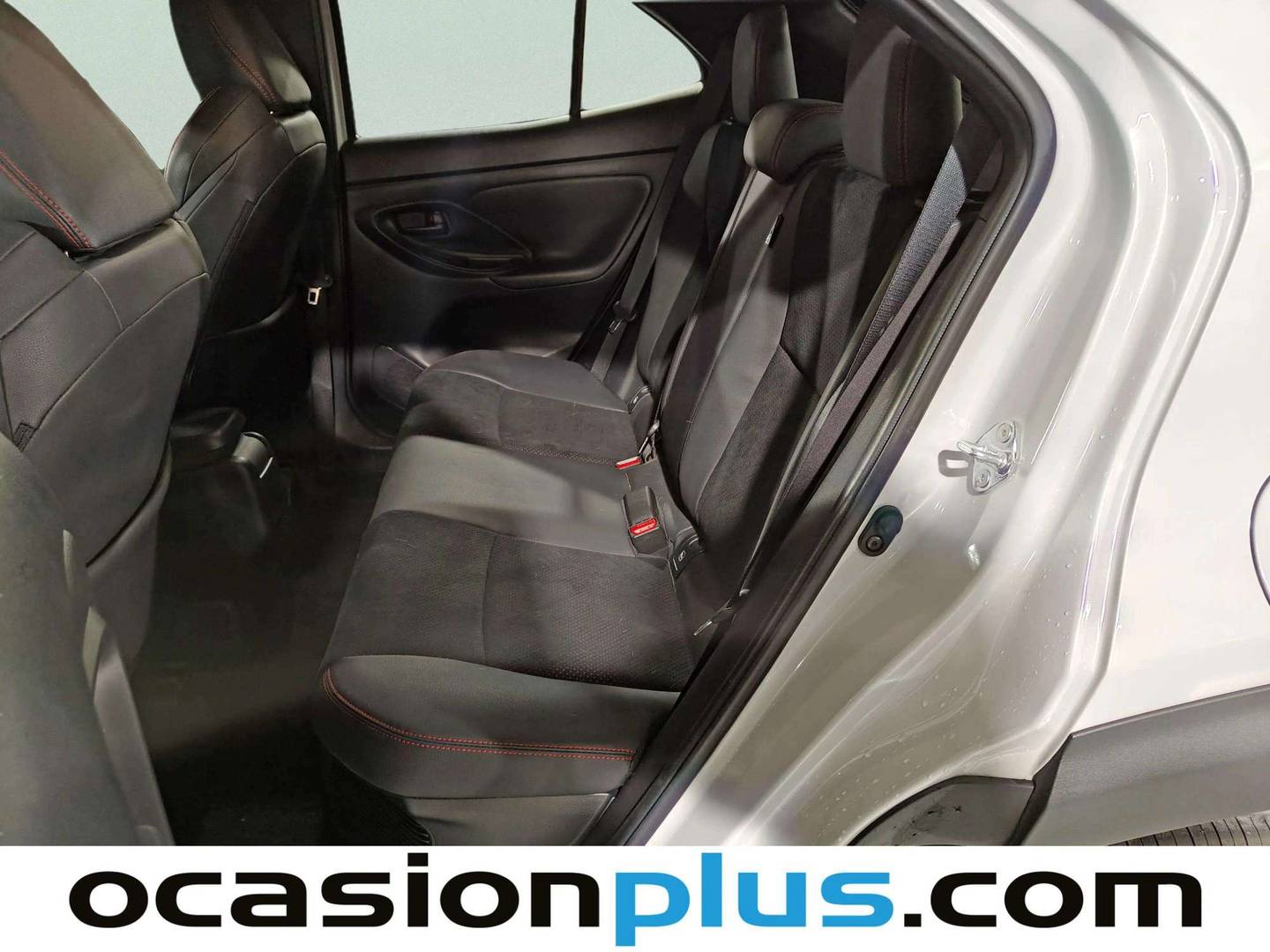 Foto asientos traseros Toyota Yaris Cross Toyota Yaris Cross 130H GR Sport (130 CV)