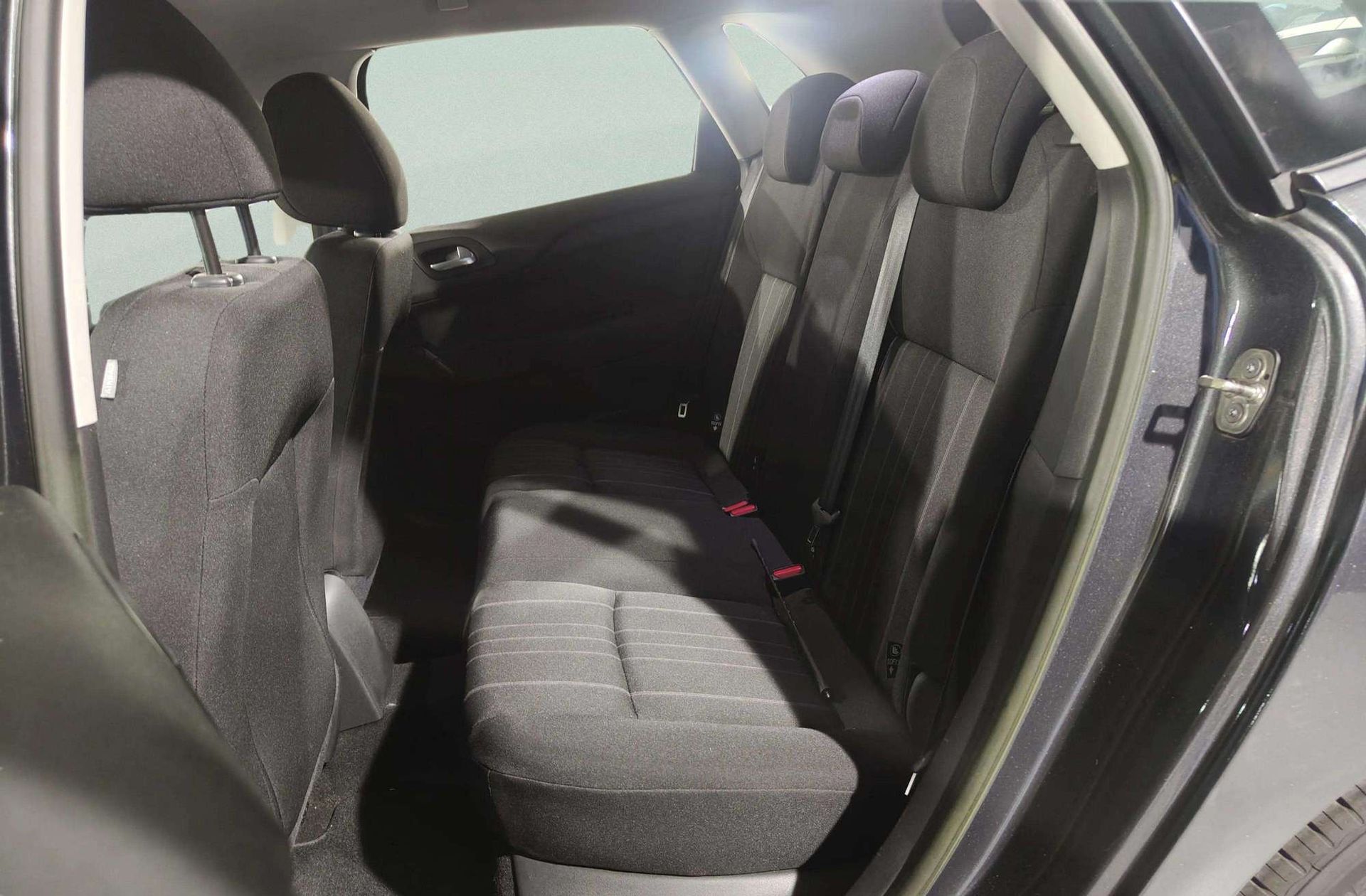Citroën C4 1.6 HDi Tonic - foto 9