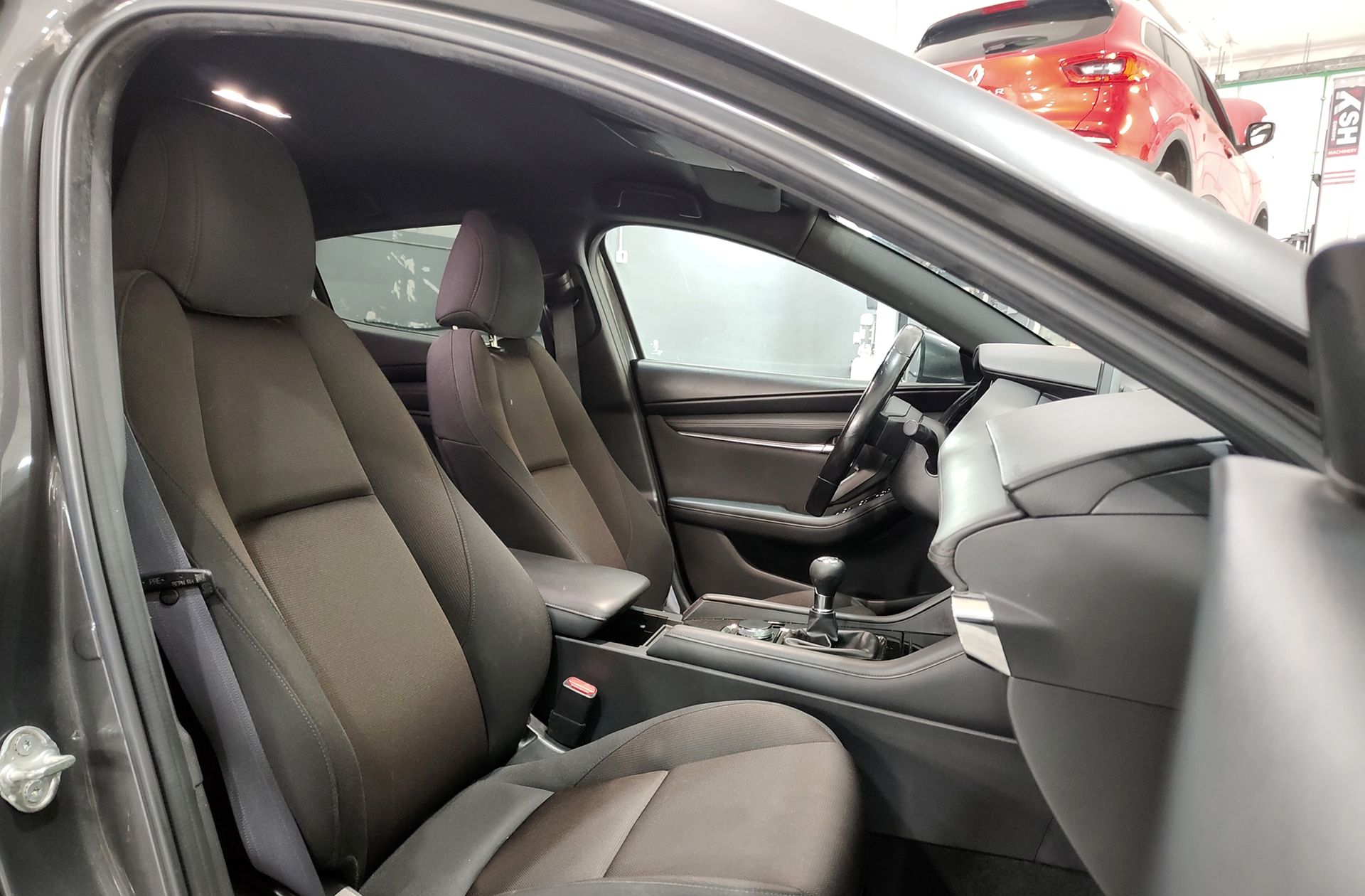 Mazda Mazda3 2.0 Skyactiv-G Evolution - foto 18