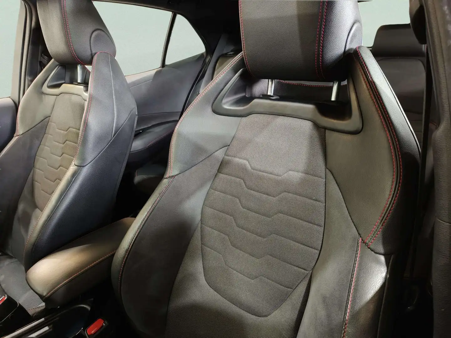 Foto Toyota Corolla Toyota Corolla 180H Advance E-CVT (180 CV)