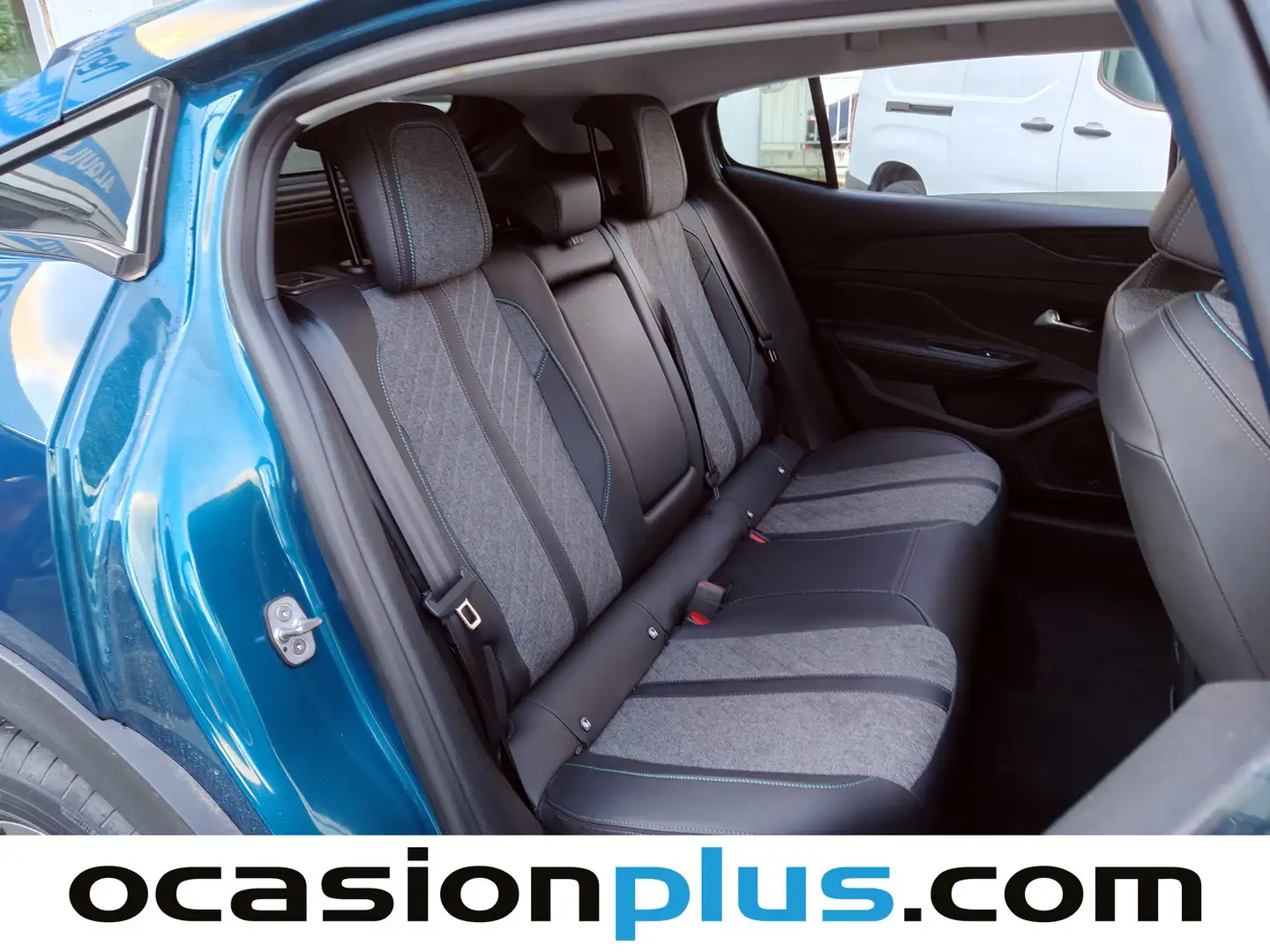 Foto Peugeot 408 Peugeot 408 Allure Hybrid eDCS6 (136 CV)