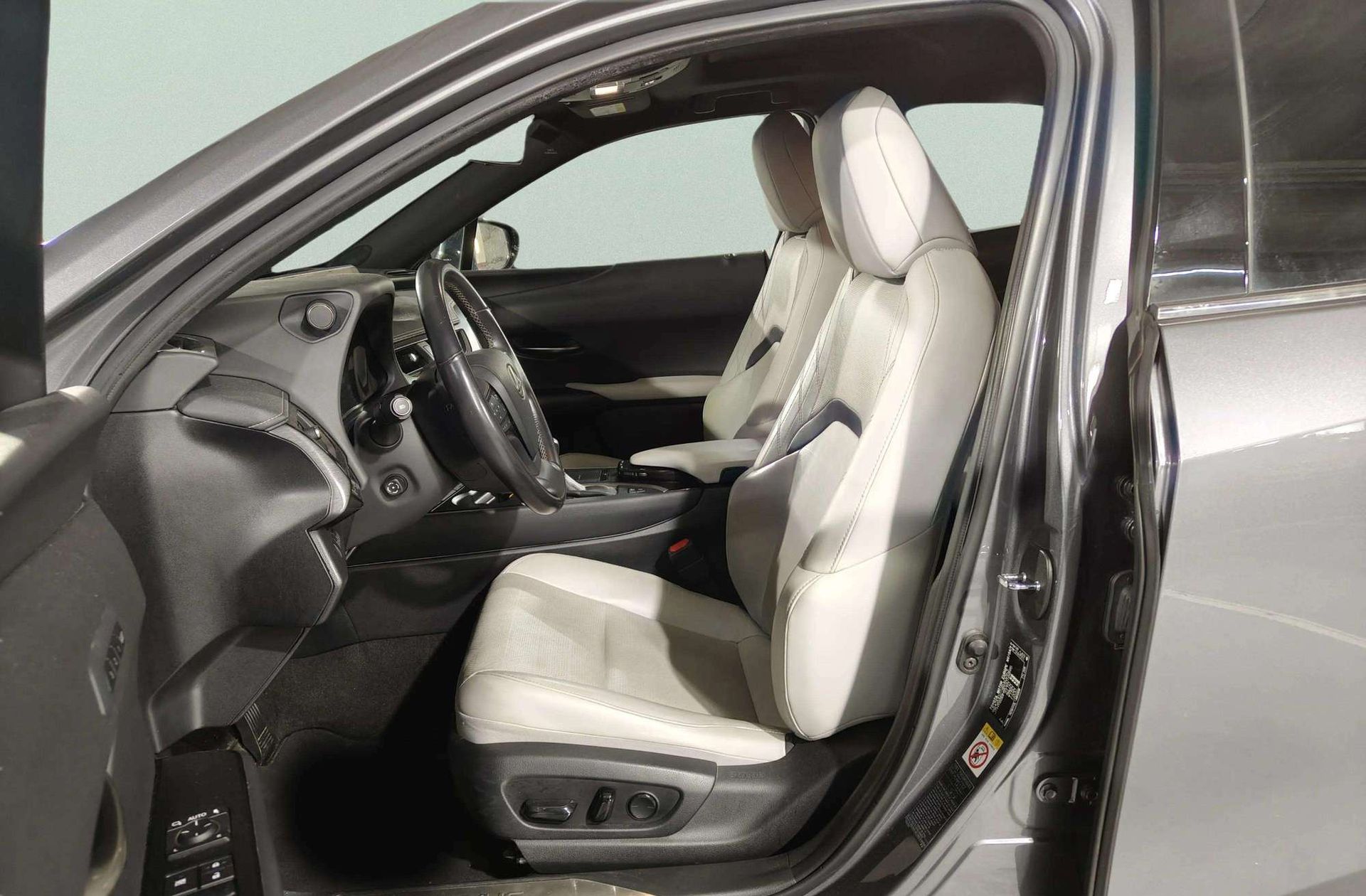 Lexus UX 250h Luxury - foto 15
