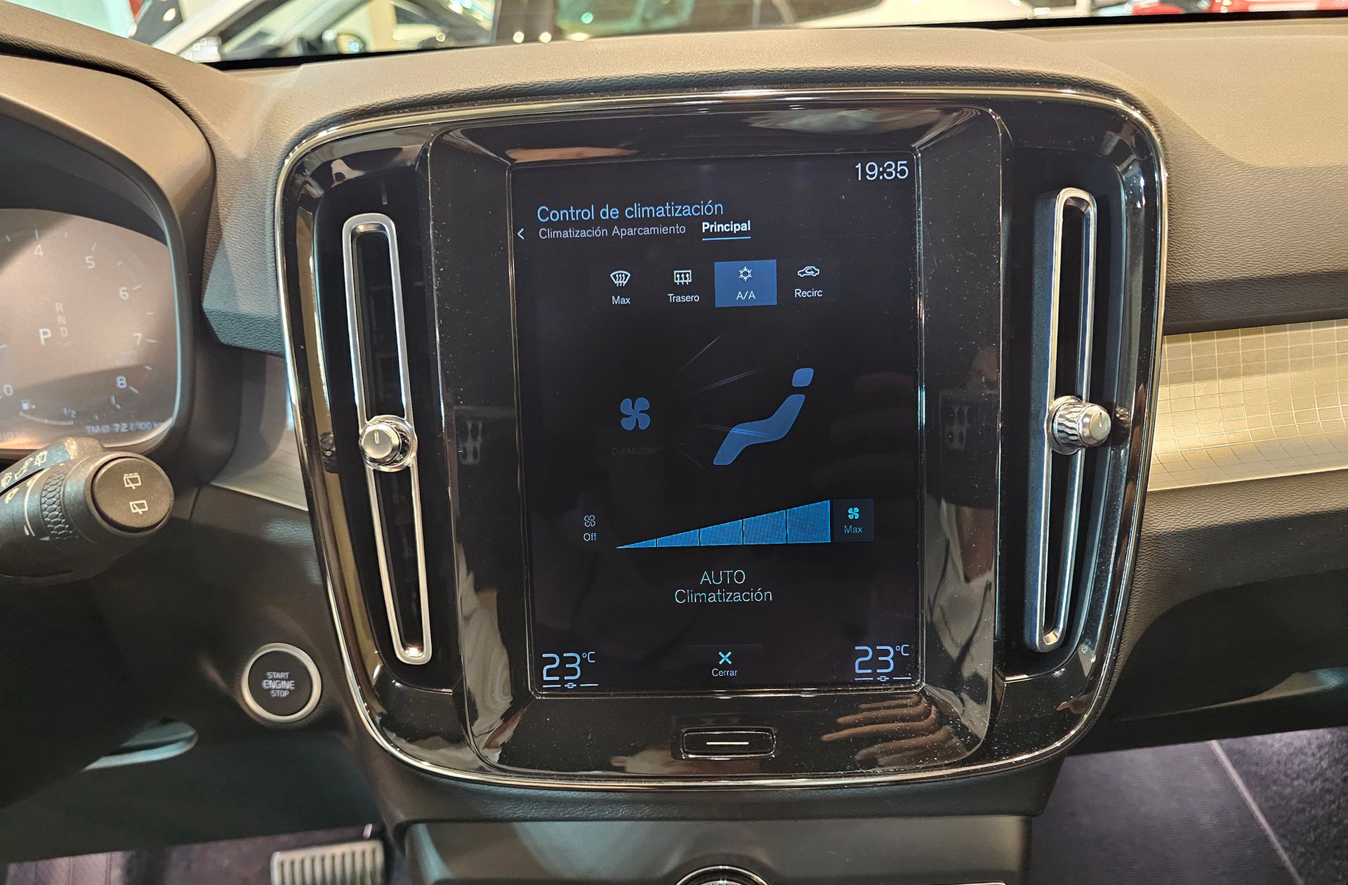 Volvo XC40 T2 Core - foto 32