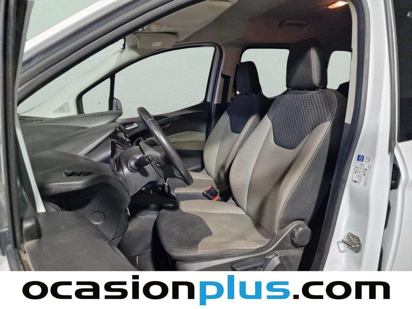 Foto asientos delanteros Ford Tourneo Courier Ford Tourneo Courier 1.0 EcoBoost Titanium (100 CV)