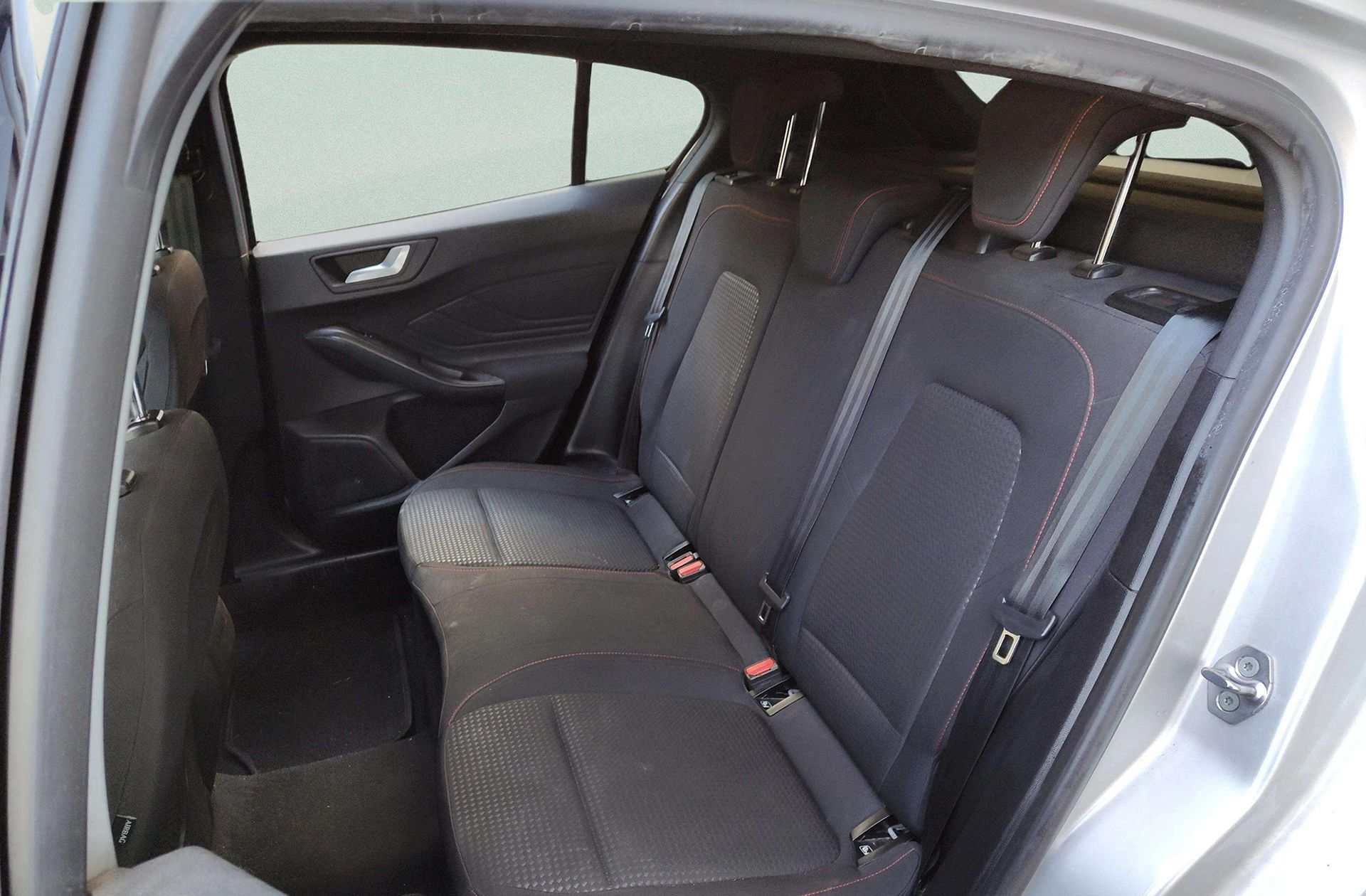 Ford Focus 1.0 EcoBoost ST-Line - foto 12