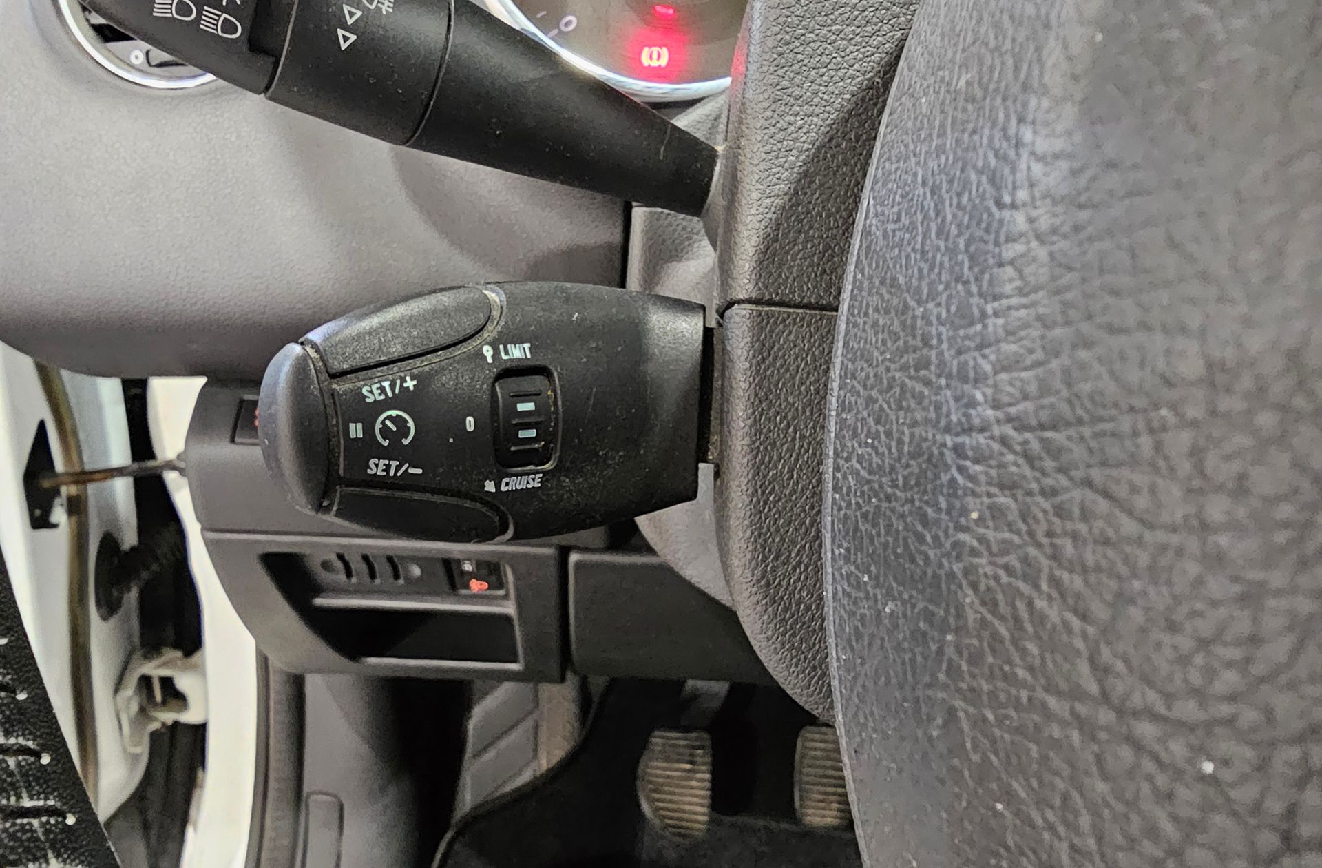 Peugeot 3008 1.6 HDi Active FAP - foto 23