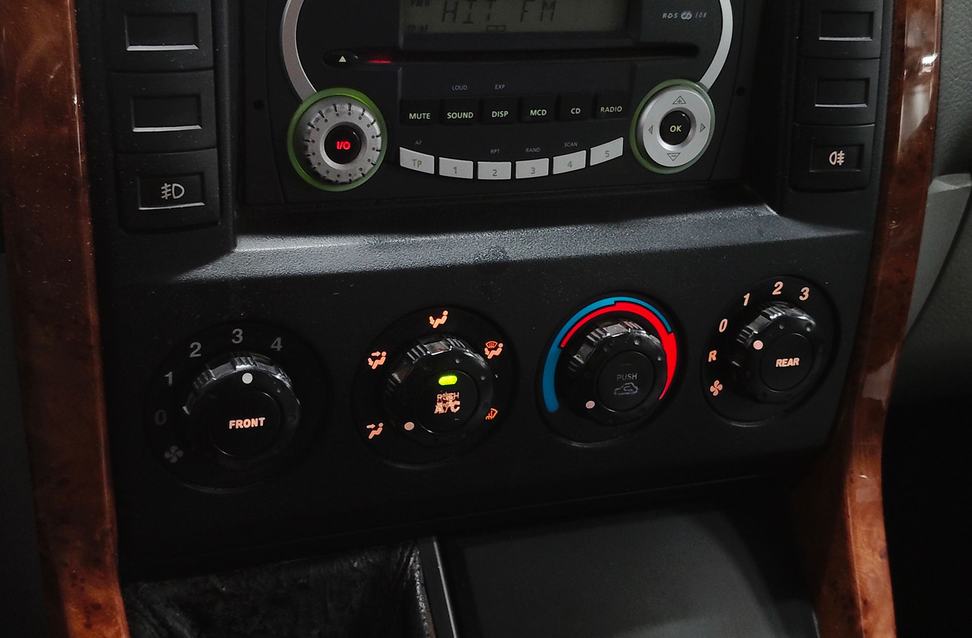 Kia Carnival 2.5 V6 LX 7 plazas - foto 25