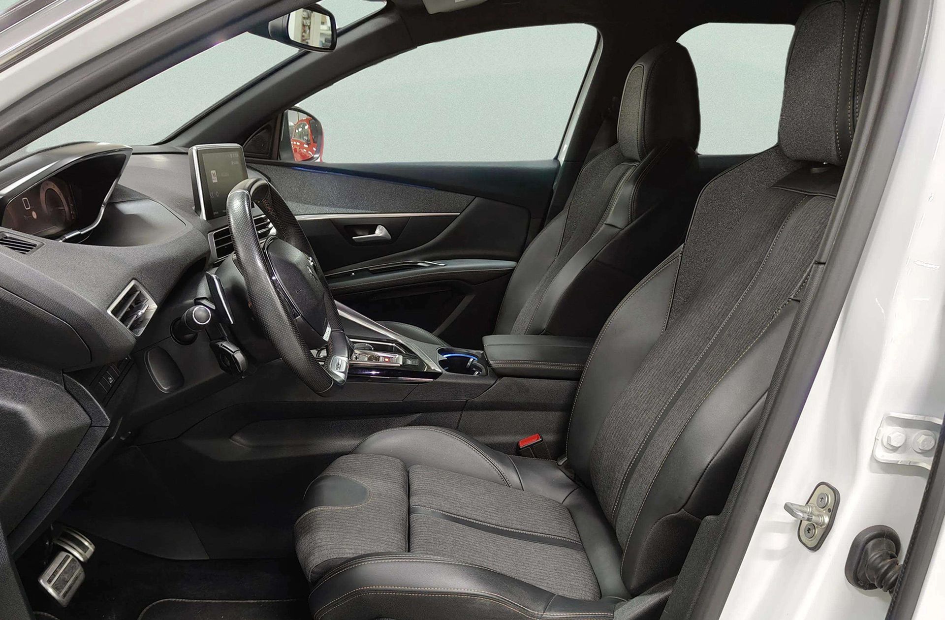 Peugeot 3008 BlueHDi 180 GT Line EAT8 - foto 12