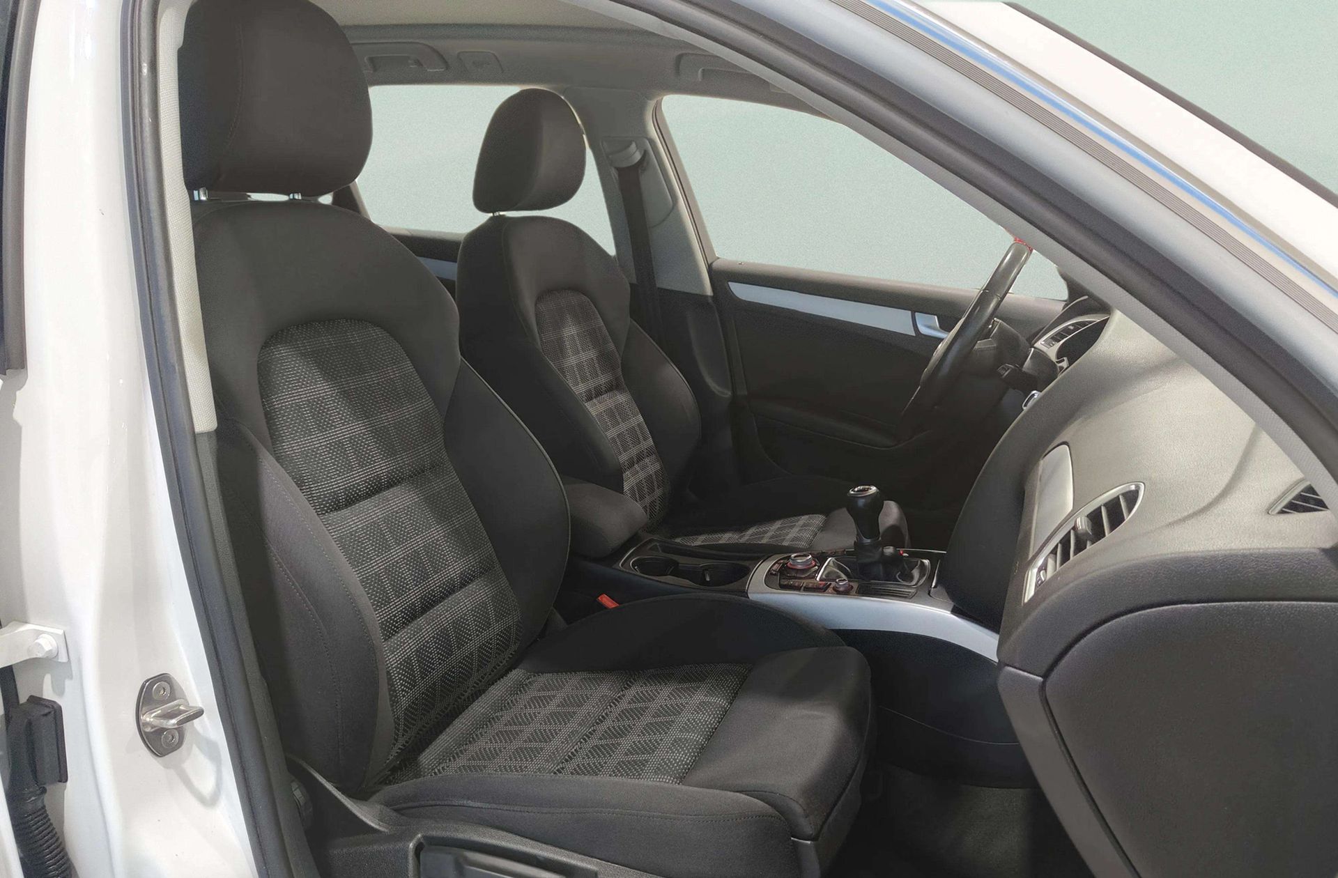 Audi A4 Avant S line edition 2.0 TDI - foto 18