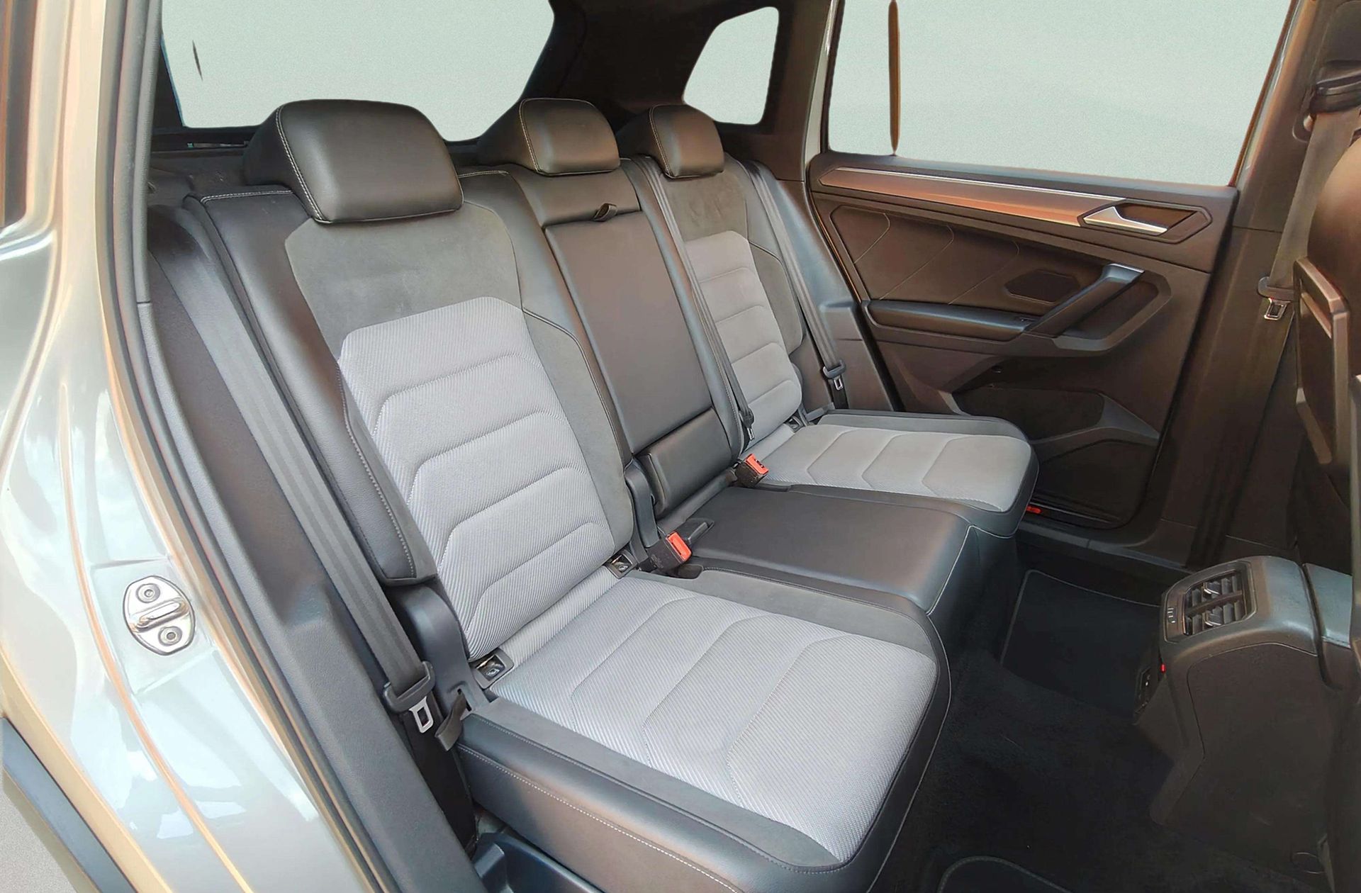 Volkswagen Tiguan Sport 1.5 TSI DSG Pack R-Line - foto 21