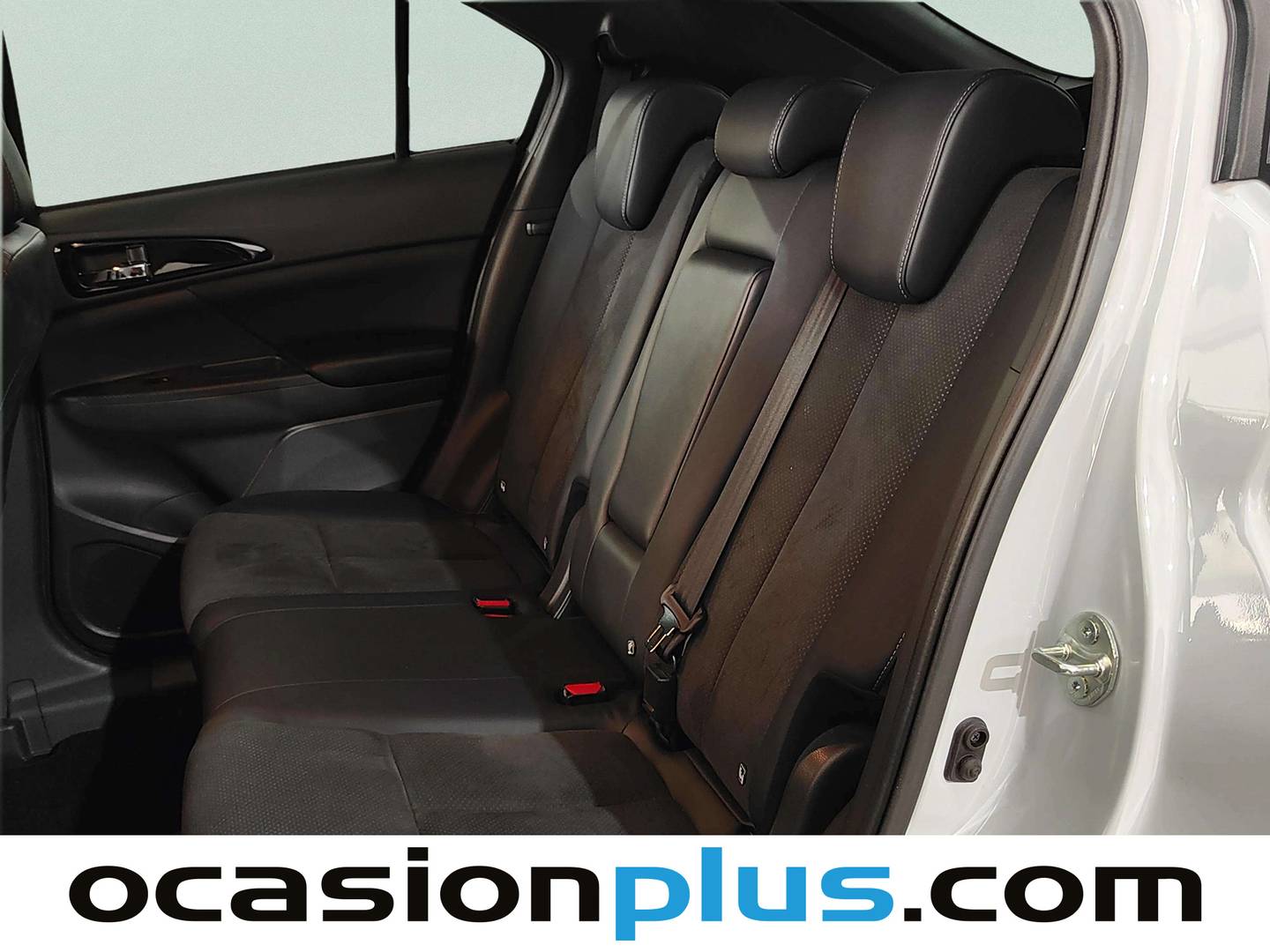 Foto asientos traseros Mitsubishi Eclipse Cross Mitsubishi Eclipse Cross 2.4 PHEV Kaiteki 4WD Auto (188 CV)