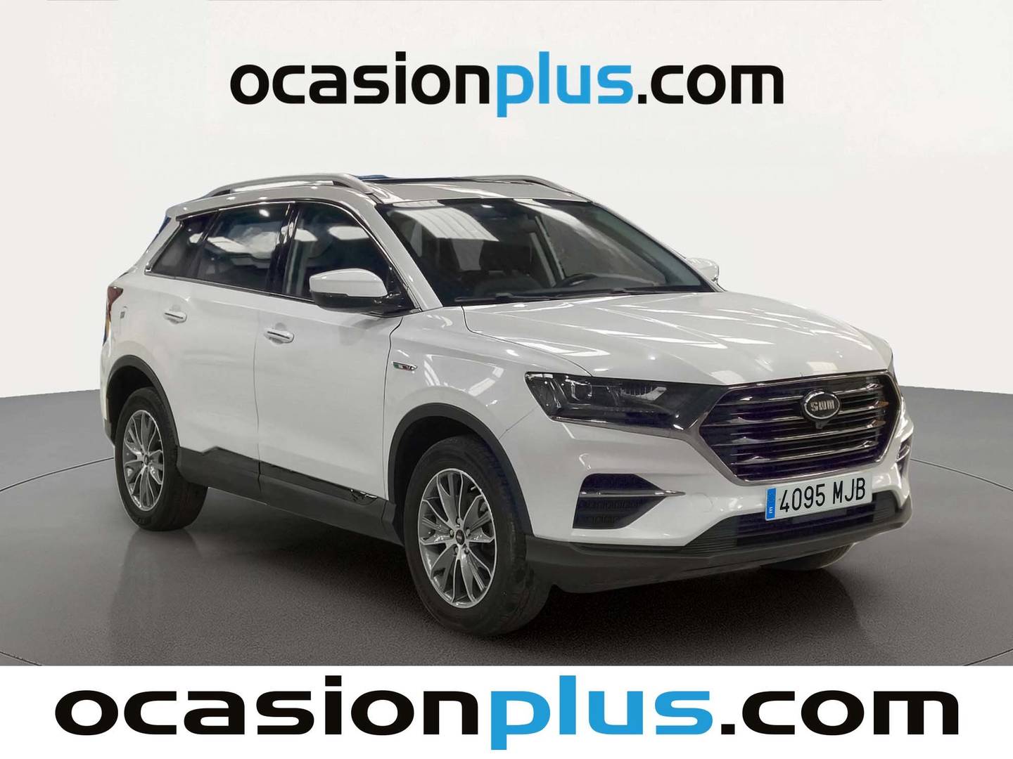 Foto delantera SWM G01 SWM G01 1.5T Luxury (131 CV) derecha