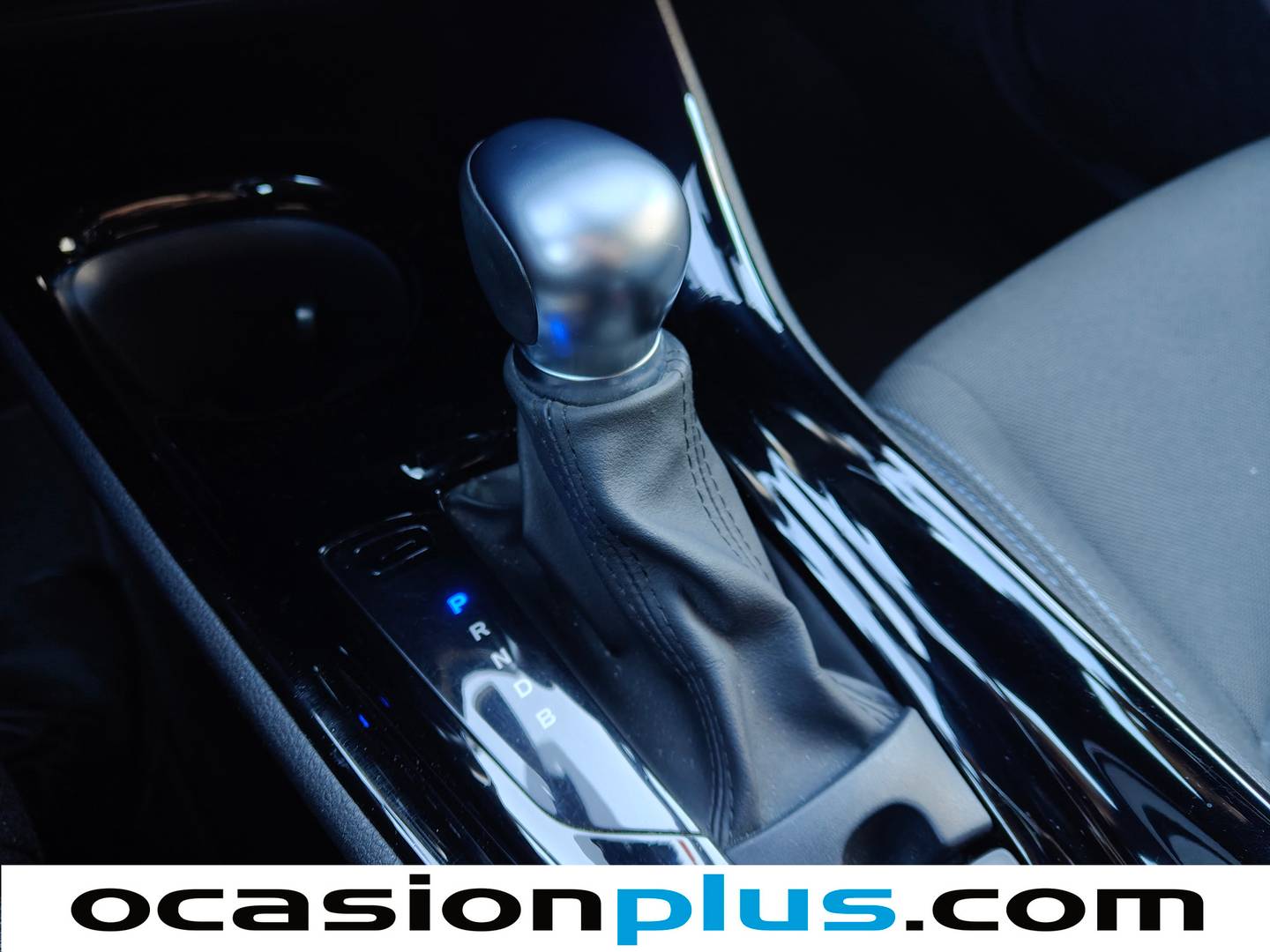 Toyota C-HR Toyota C-HR 1.8 125H Advance (122 CV) de segunda mano