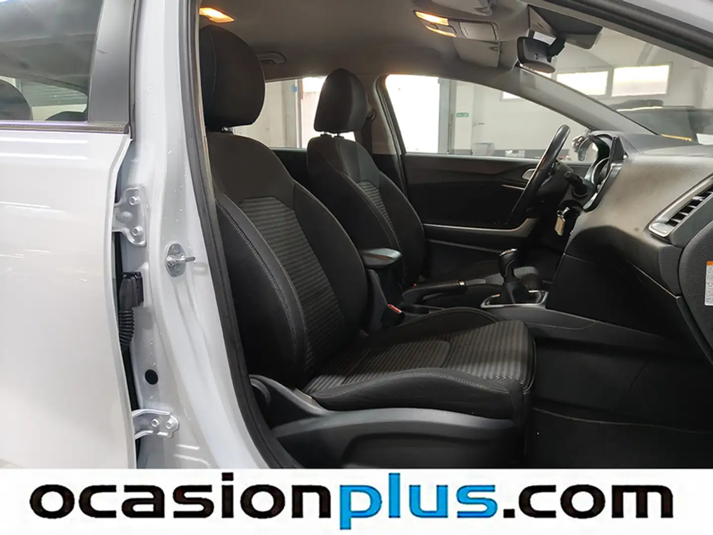 Foto KIA Ceed Kia Ceed 1.6 MHEV iMT Drive (136 CV)