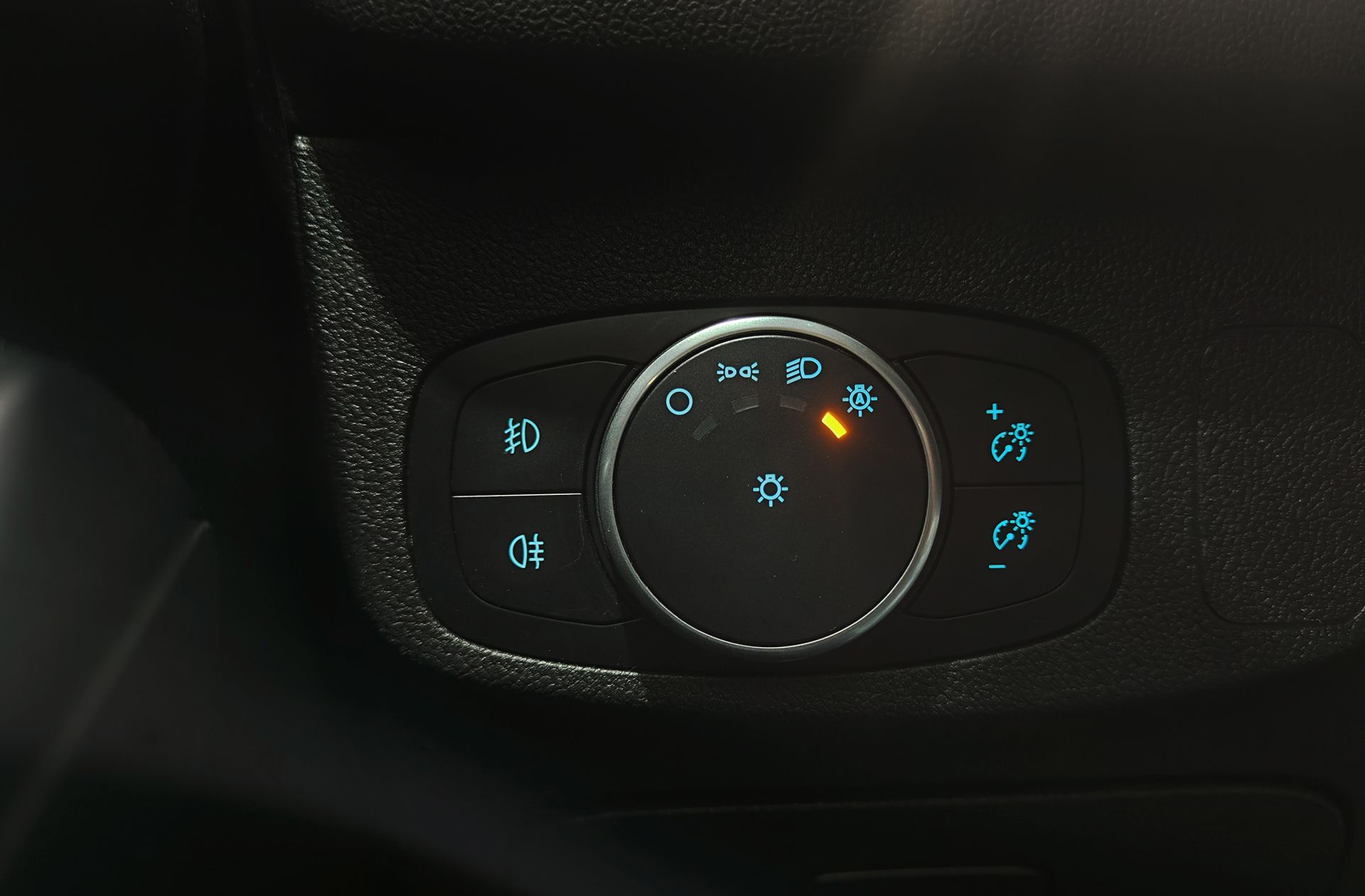 Ford Focus 1.0 EcoBoost Active - foto 29