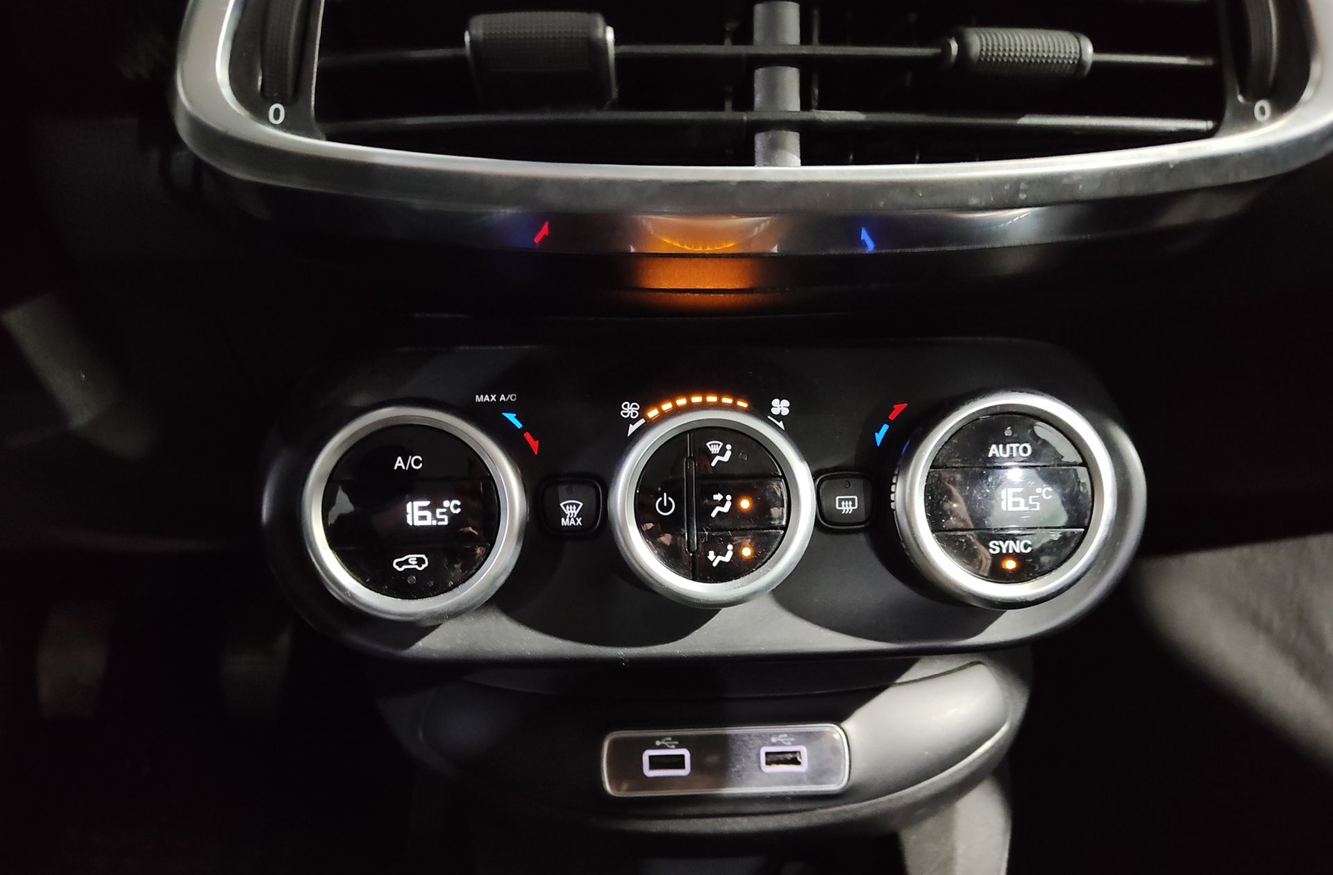 Fiat 500X 1.6 MultiJet Cross 4x2 - foto 27