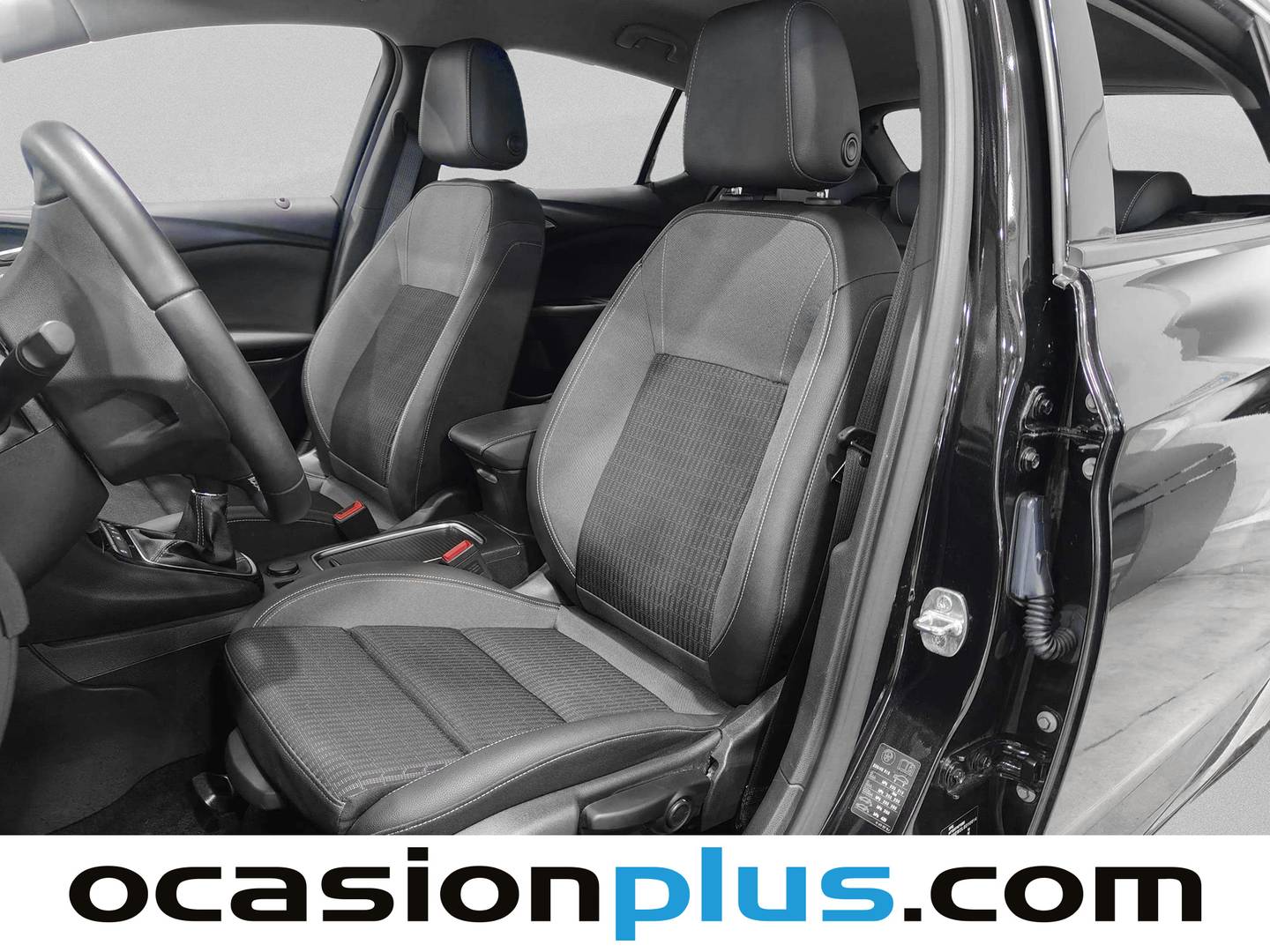 Foto asientos delanteros Opel Astra Opel Astra 1.2 Turbo SHR Elegance (145 CV)