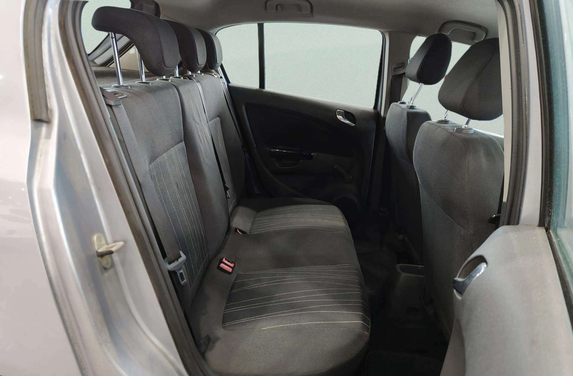 Opel Corsa 1.3 CDTI Essentia - foto 13