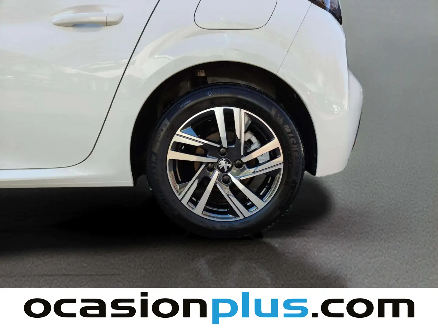 Foto Peugeot 208 Peugeot 208 PureTech 100 Allure  (100 CV)