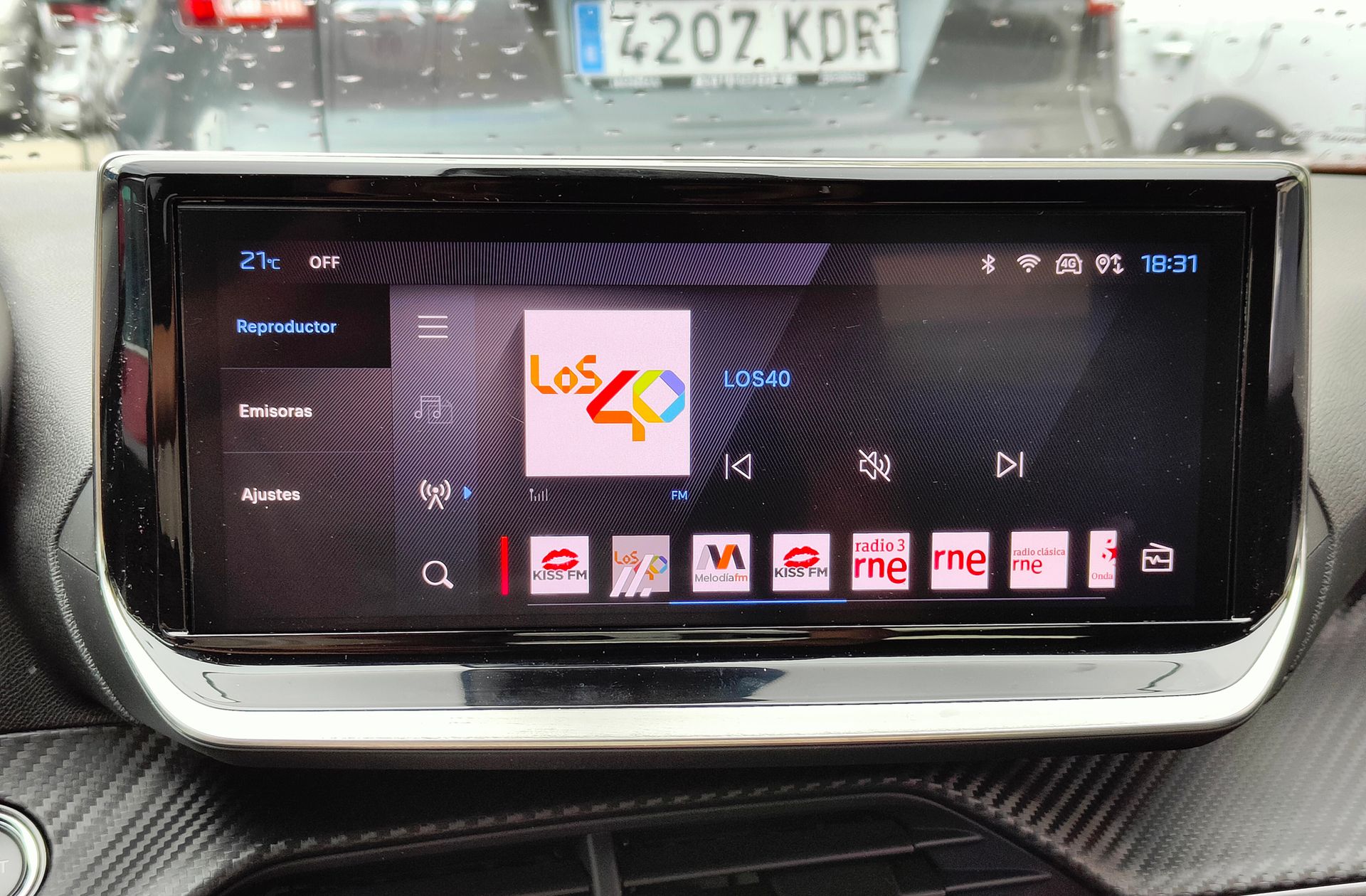 Peugeot 2008 PureTech 130 Allure EAT8 - foto 31