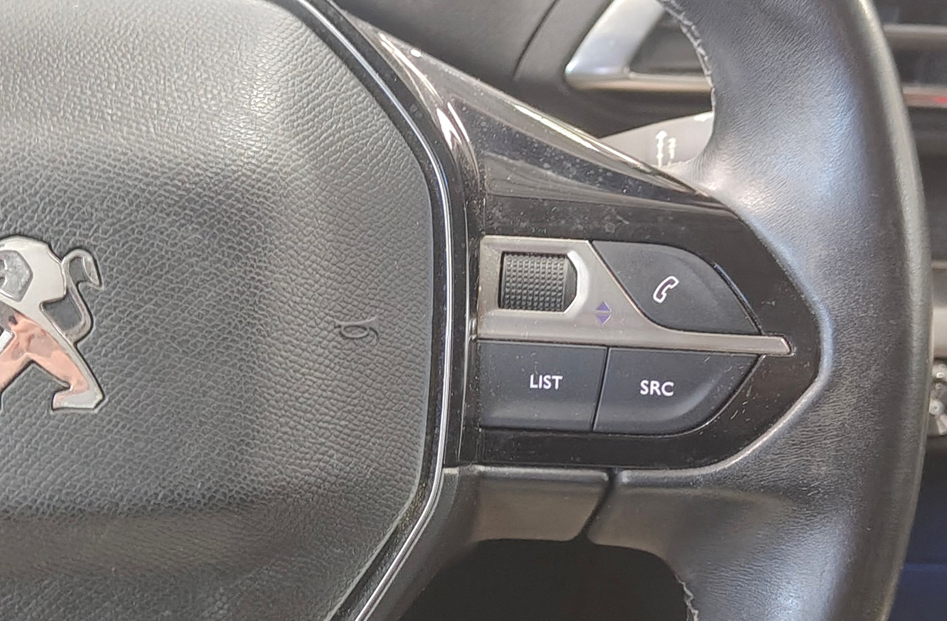 Peugeot 5008 PureTech 130 Allure Pack 7 plazas - foto 29