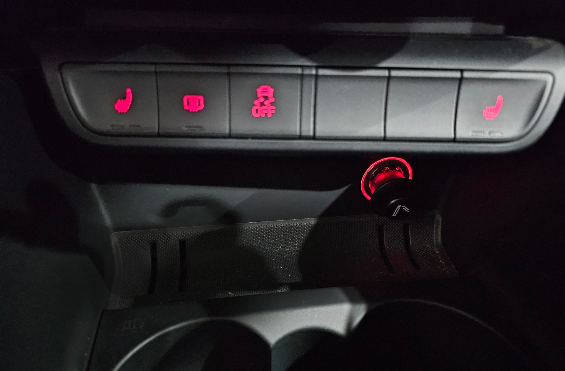 Audi A1 Adrenalin2 1.6 TDI - foto 7