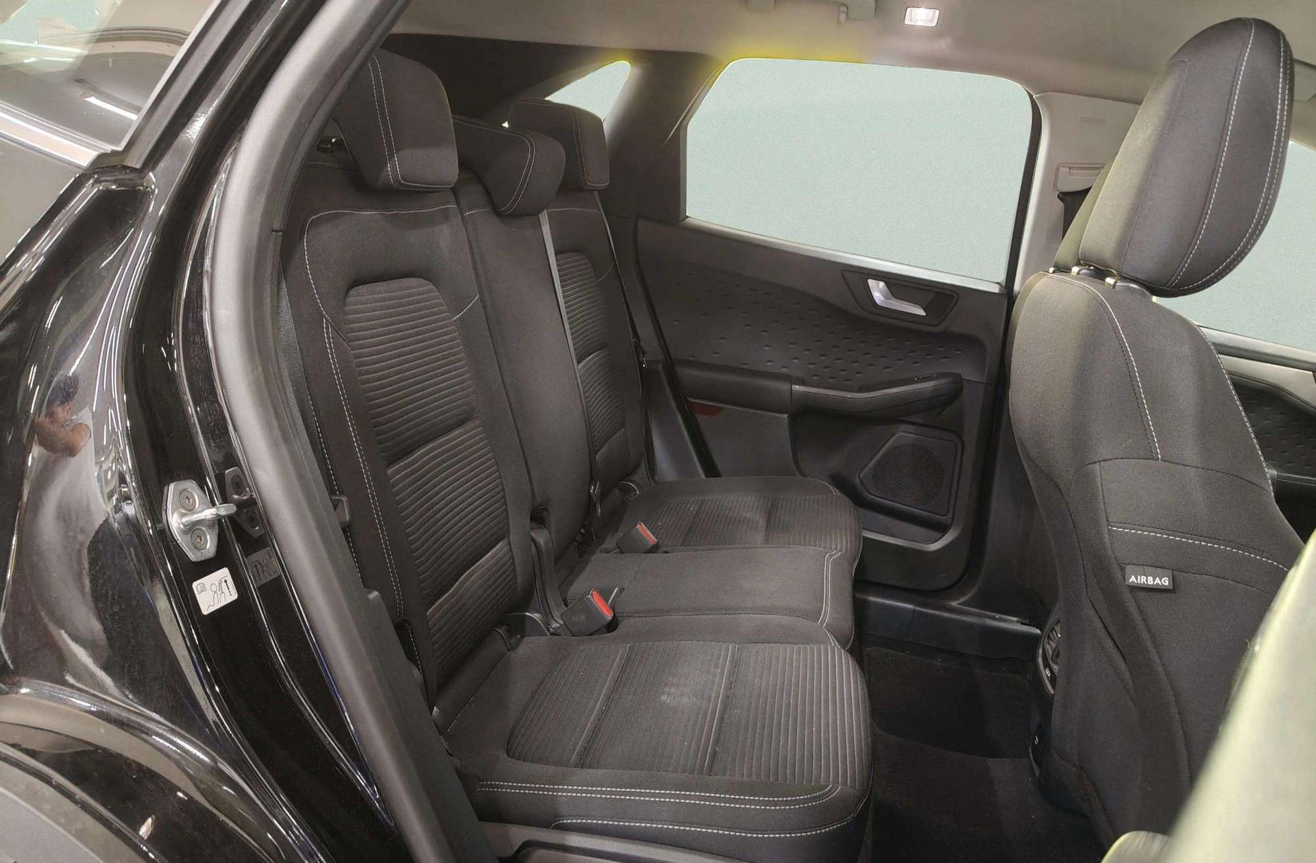 Ford Kuga 2.0 EcoBlue MHEV Titanium - foto 19